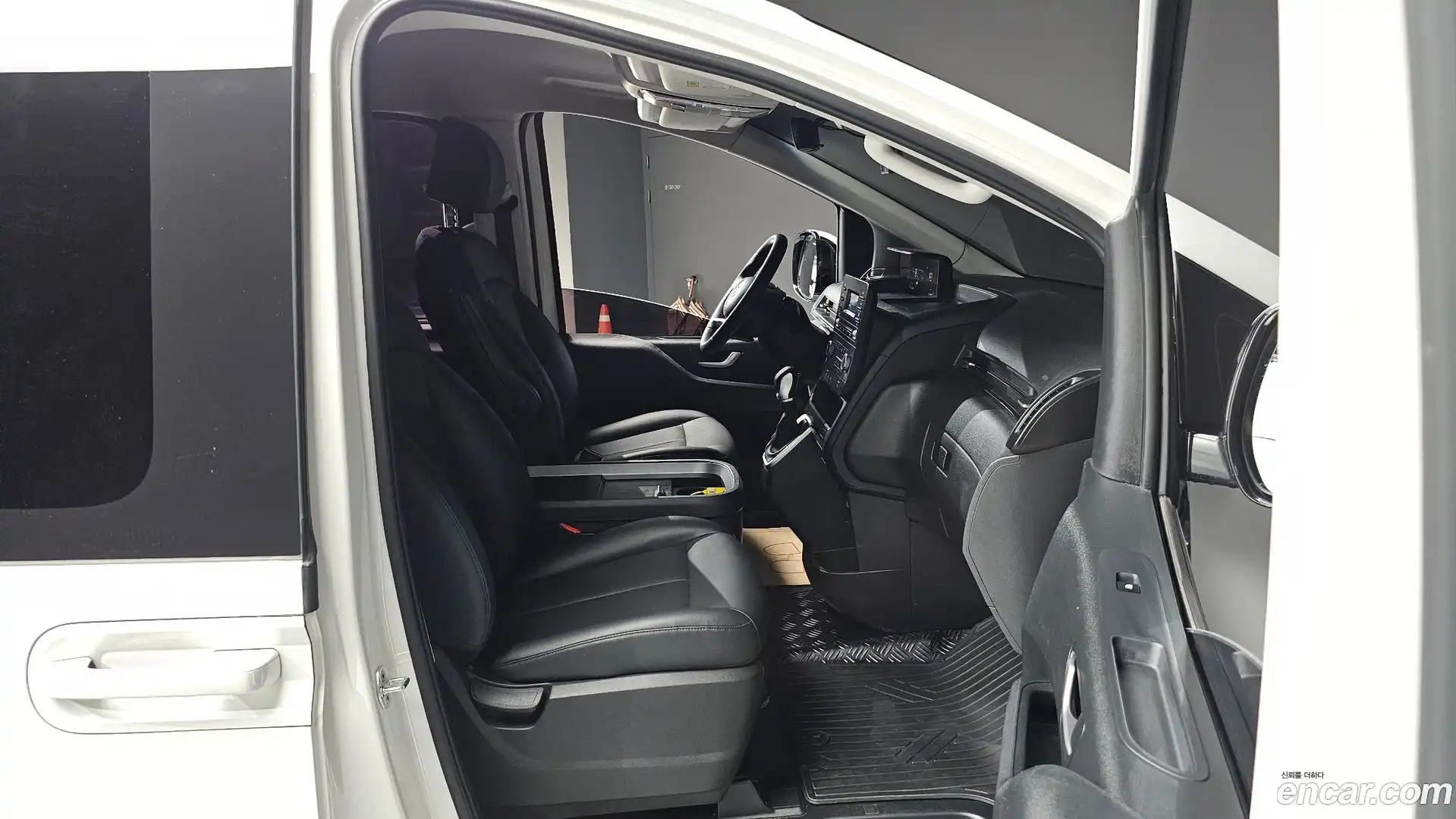 Staria Hyundai 2023.3-INNER-036