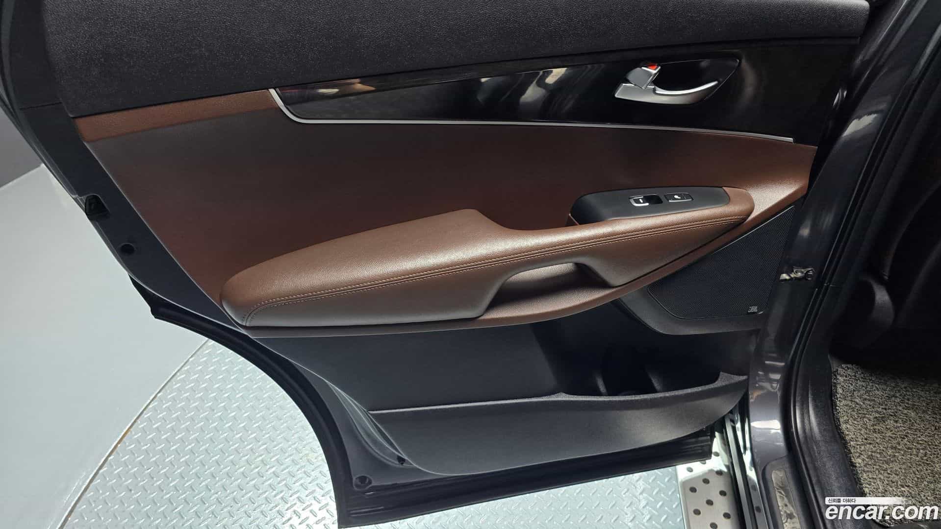 Sorento Kia 2017.7-INNER-035