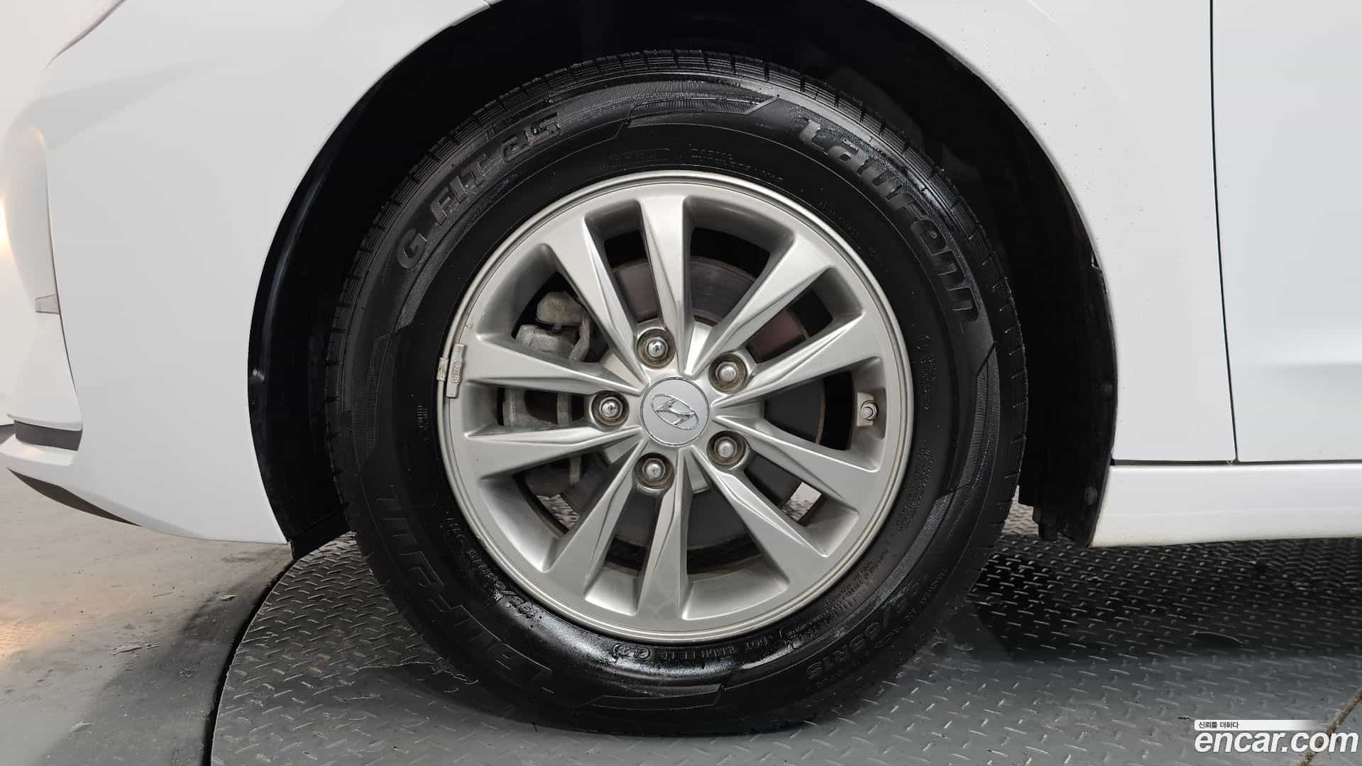 AVANTE Hyundai 2020.1-OUTER-005