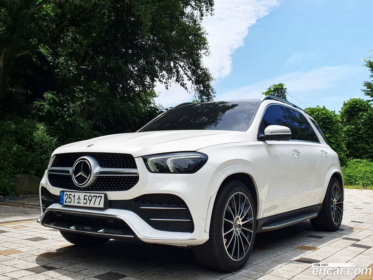 GLE-Class Mercedes-Benz 2023.6-OUTER-001