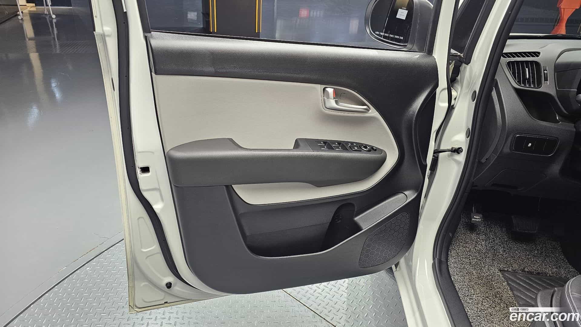 RAY Kia 2023.2-INNER-034