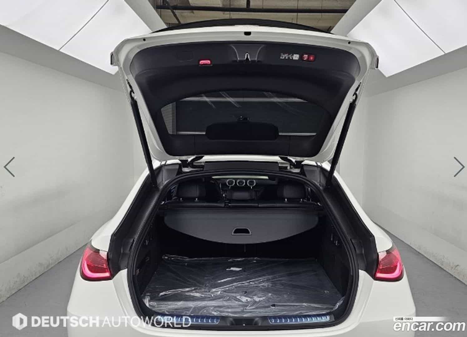 GLC-Class Mercedes-Benz 2024.10-OPTION-023