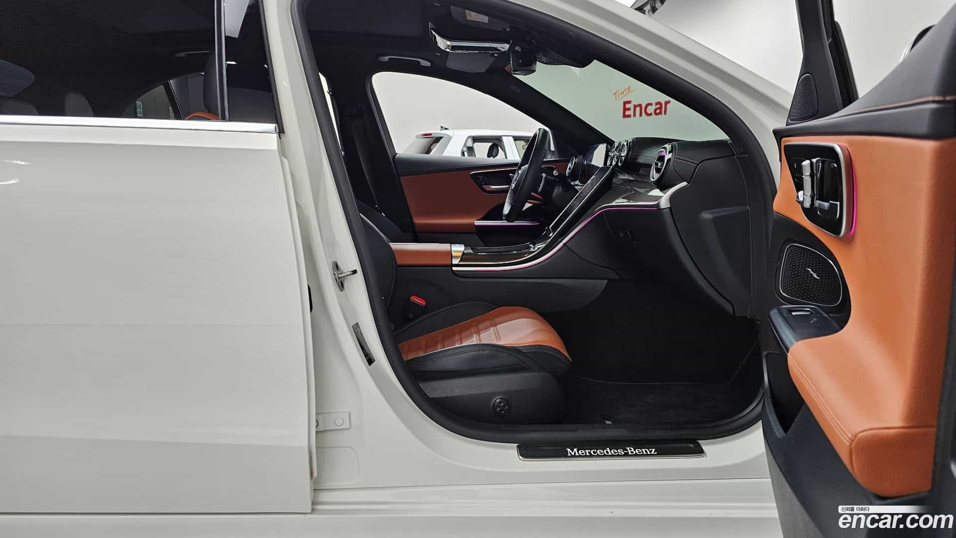 C-Class Mercedes-Benz 2022.3-INNER-036