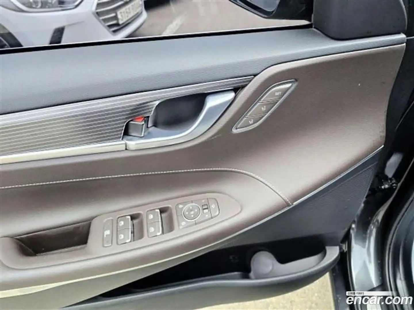 Grandeur Hyundai 2019.11-OPTION-017
