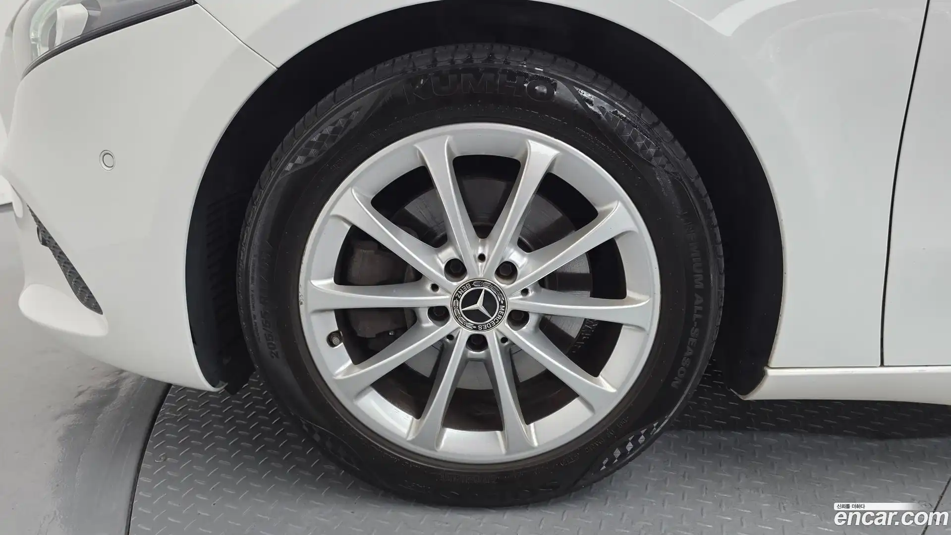 A-Class Mercedes-Benz 2020.1-OUTER-005
