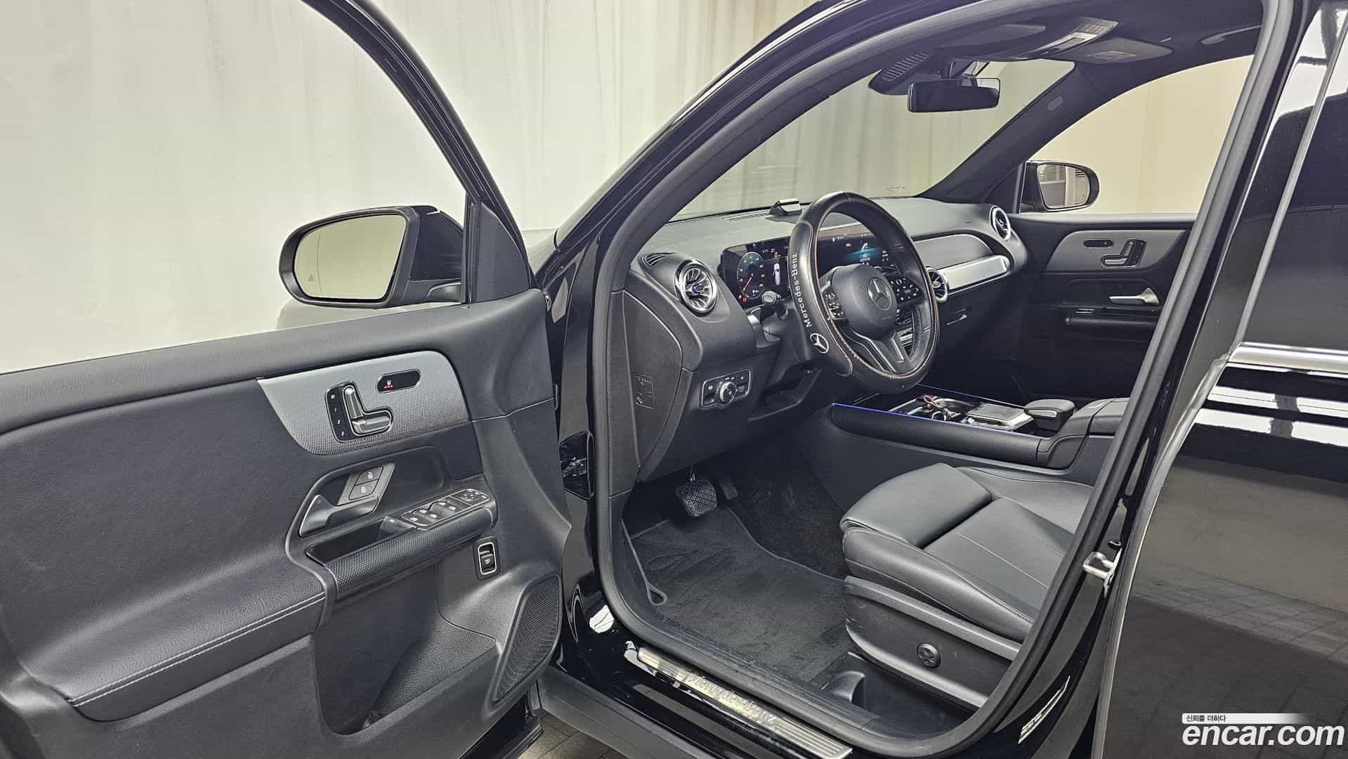 GLB-Class Mercedes-Benz 2021.8-INNER-010