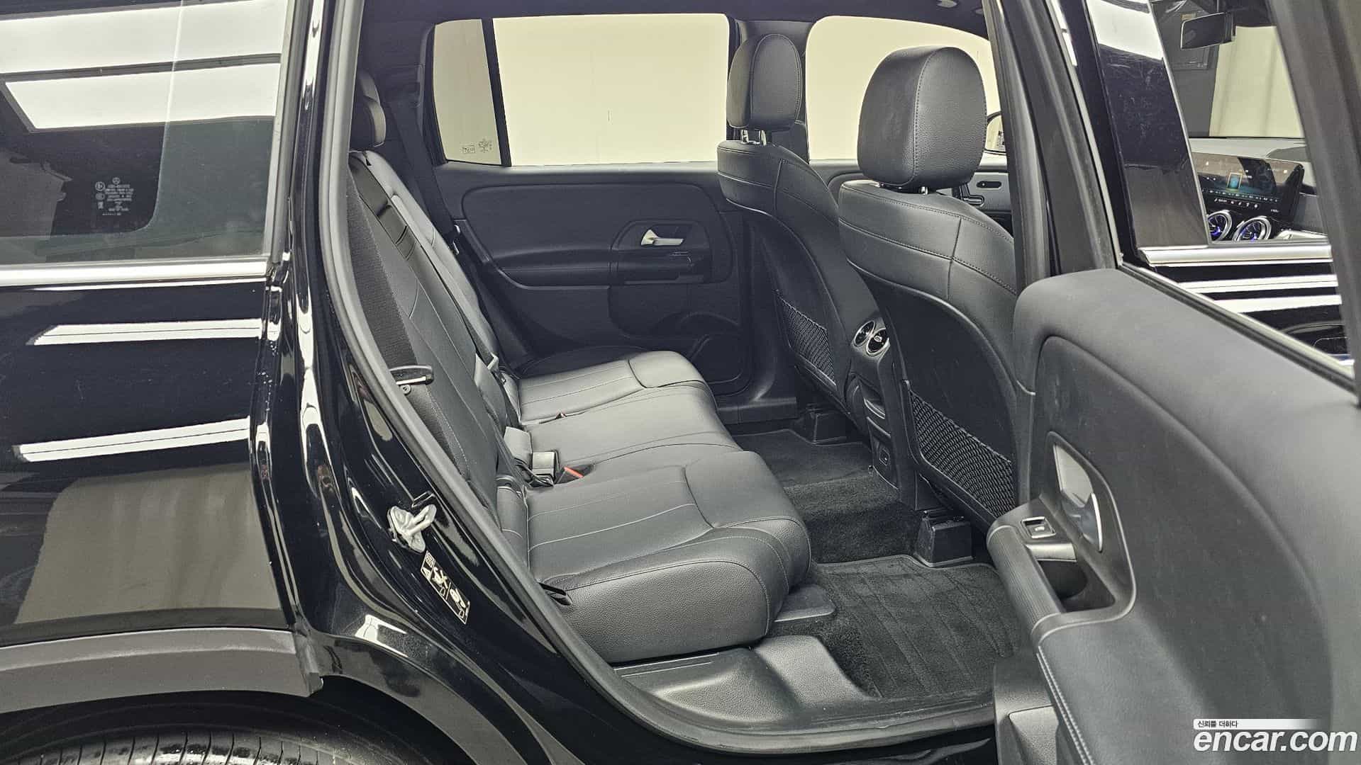 GLB-Class Mercedes-Benz 2021.8-OPTION-015