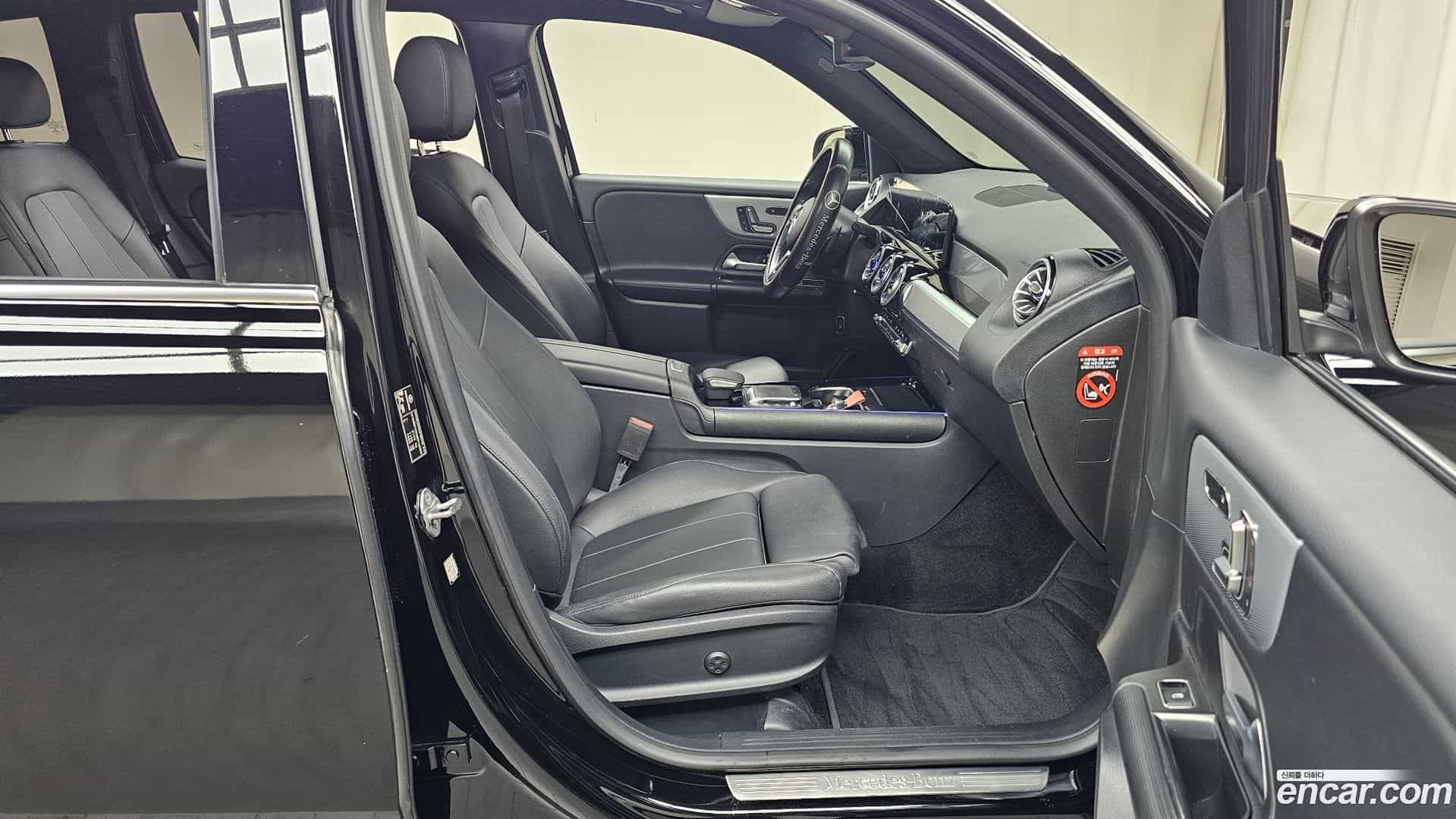 GLB-Class Mercedes-Benz 2021.8-INNER-036