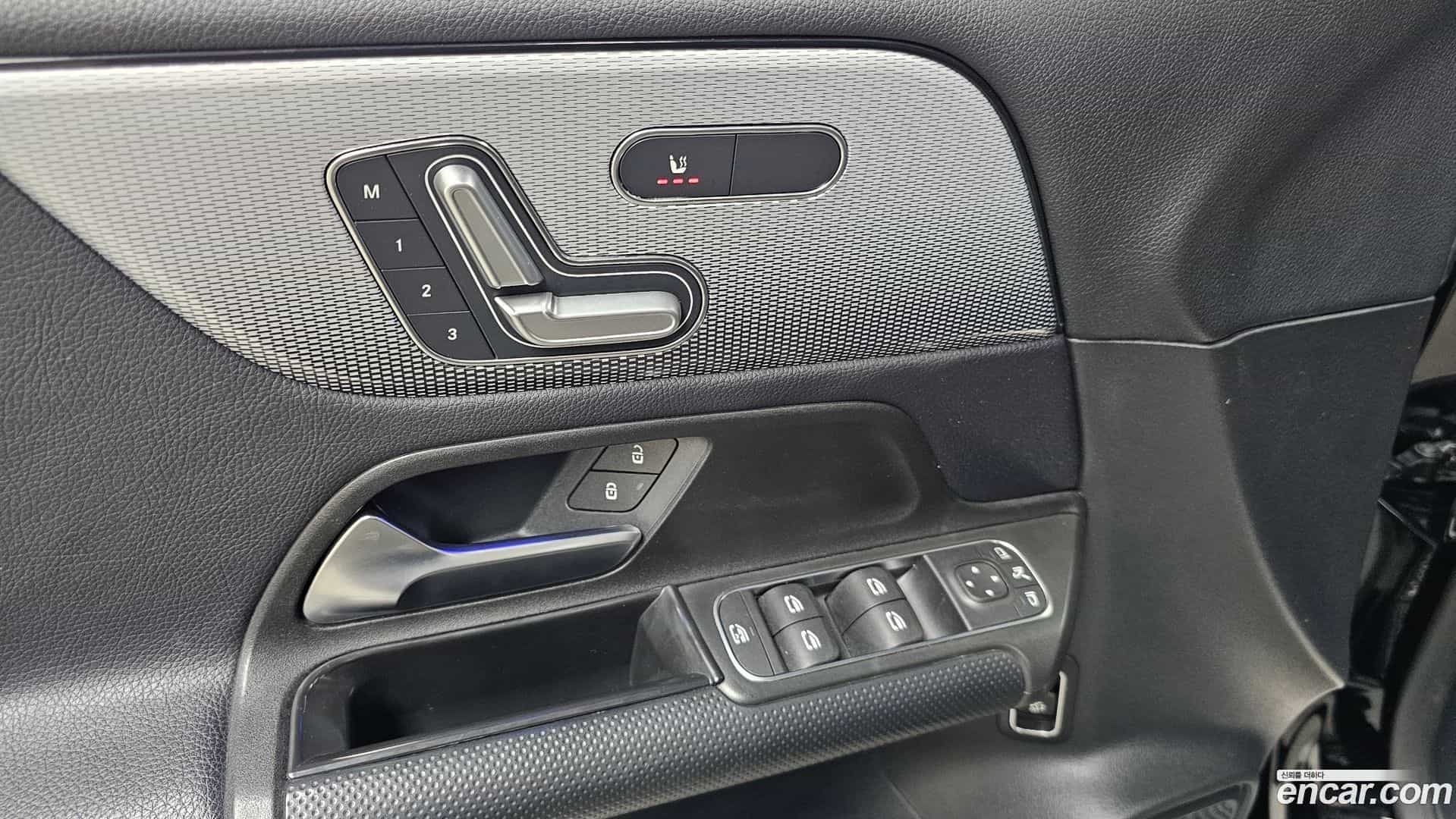 GLB-Class Mercedes-Benz 2021.8-OPTION-041