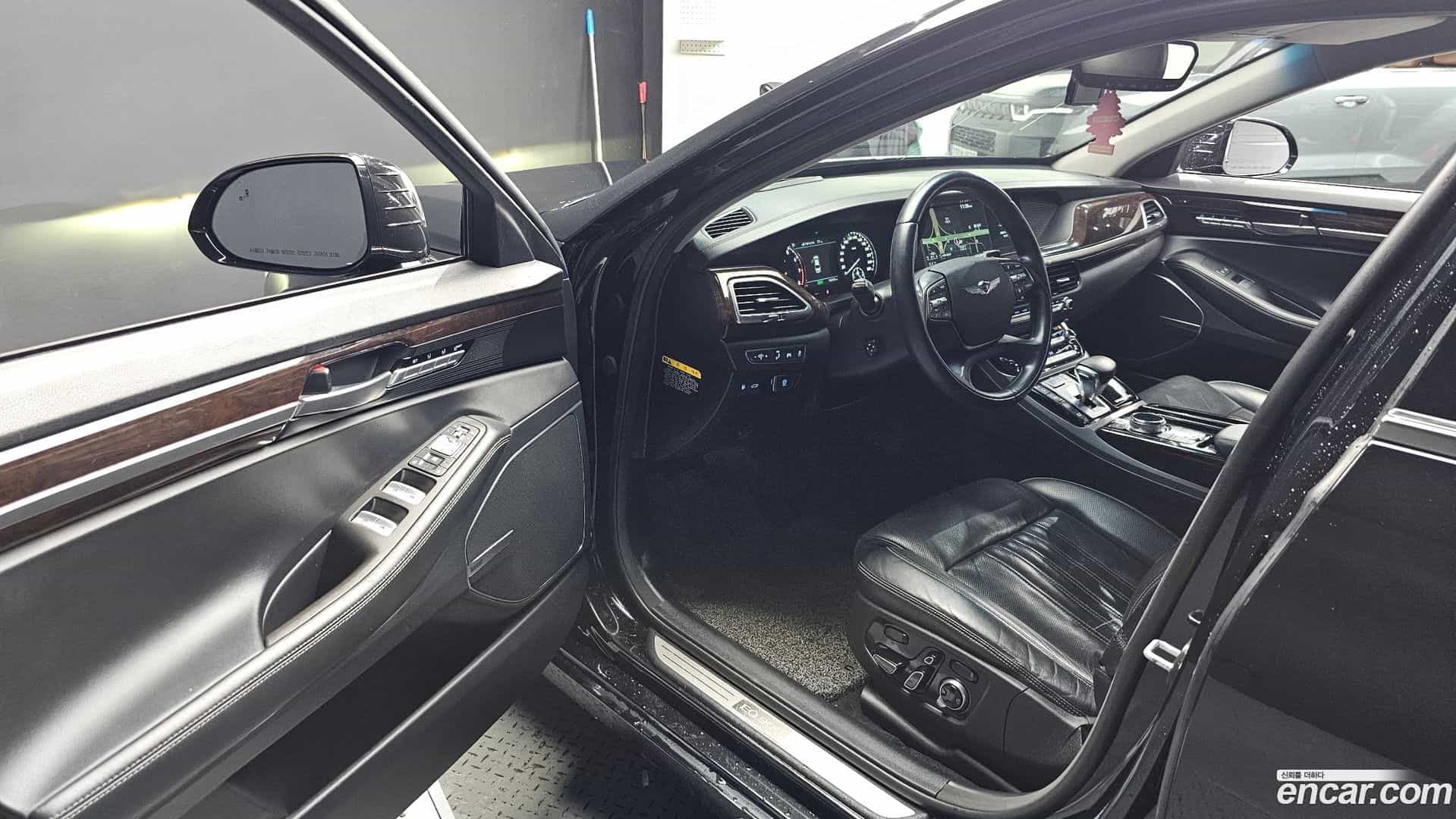 EQ900 Genesis 2016.5-INNER-010