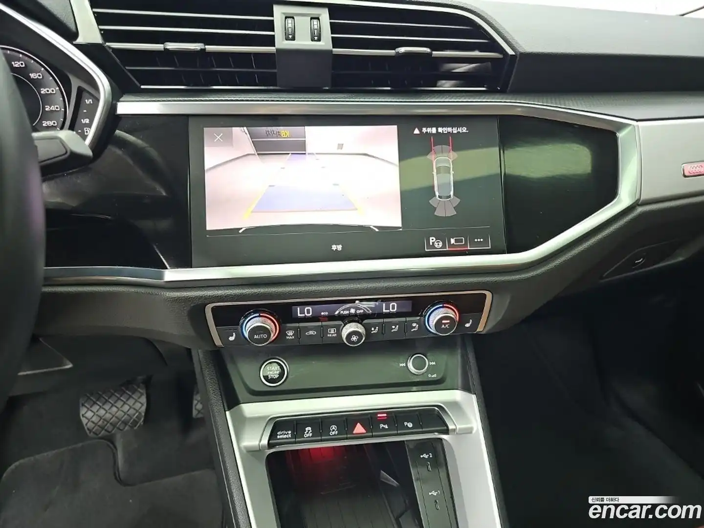 Q3 Audi 2023.10-OPTION-016