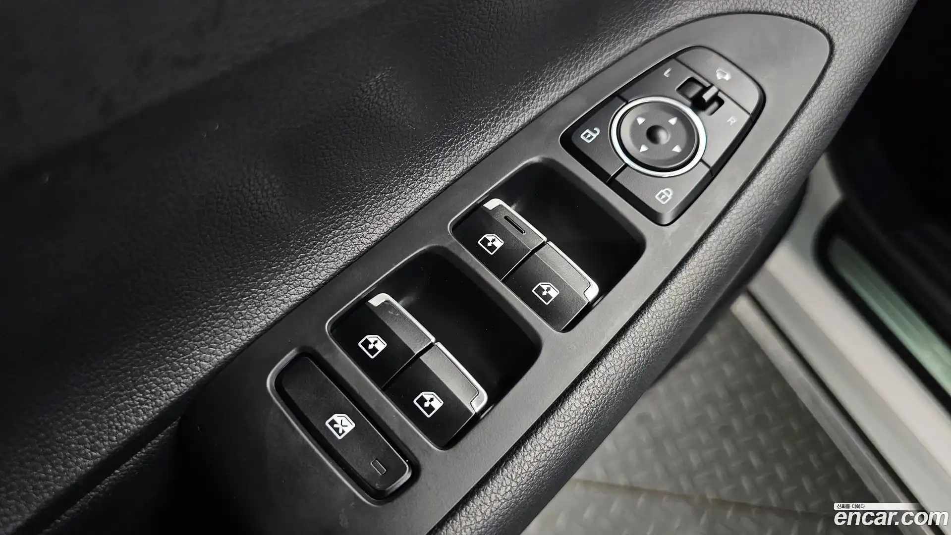 Grandeur Hyundai 2020.3-OPTION-040