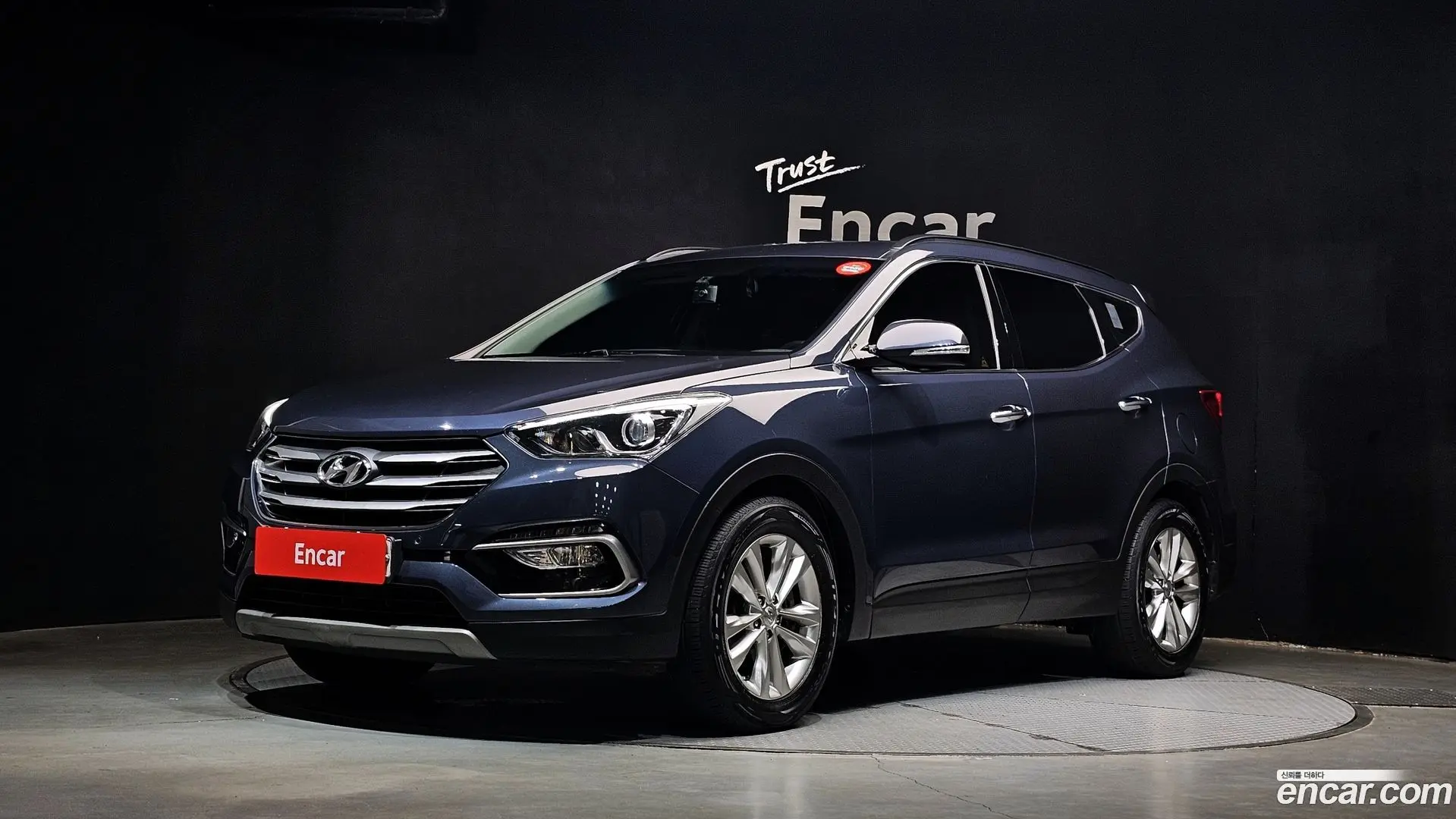 Main__Slider__Photo:Santafe Hyundai 2017.8-0