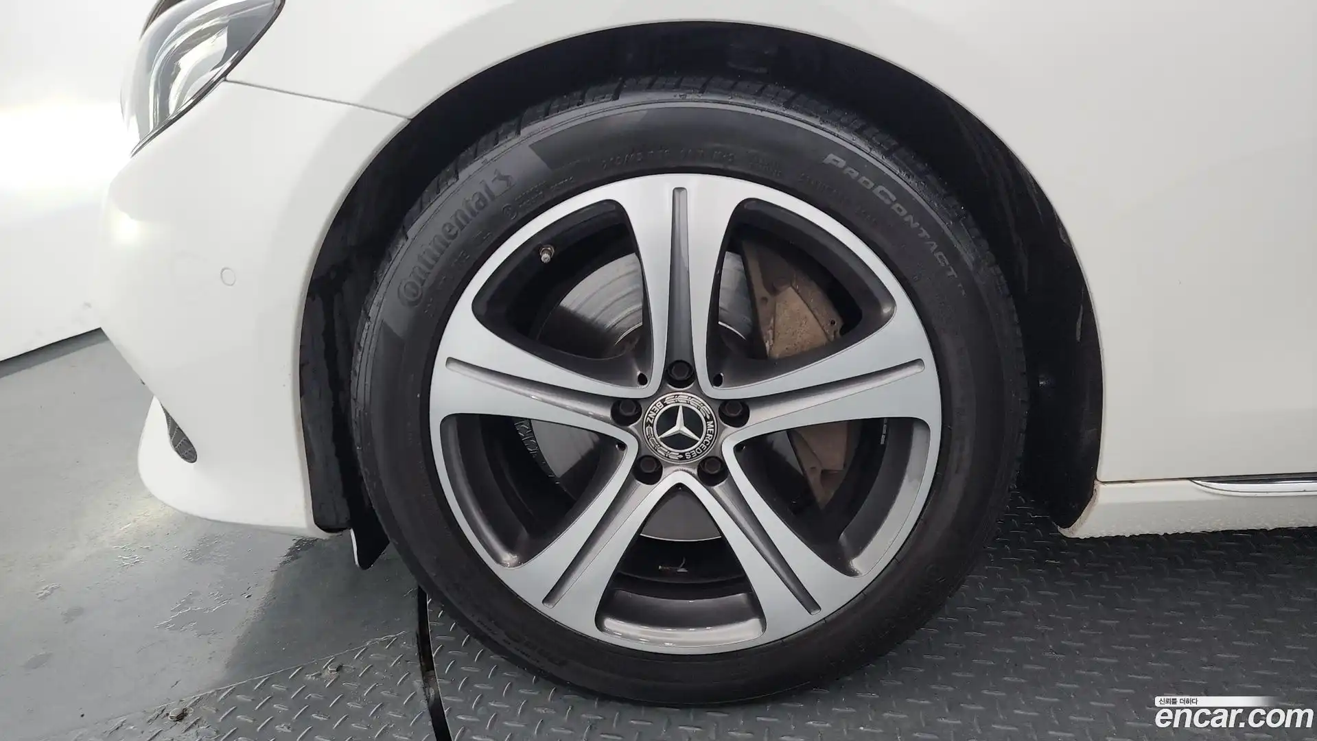 E-Class Mercedes-Benz 2018.9-OUTER-005