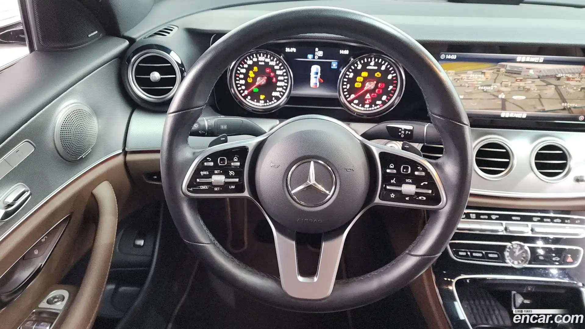 E-Class Mercedes-Benz 2018.9-OPTION-017