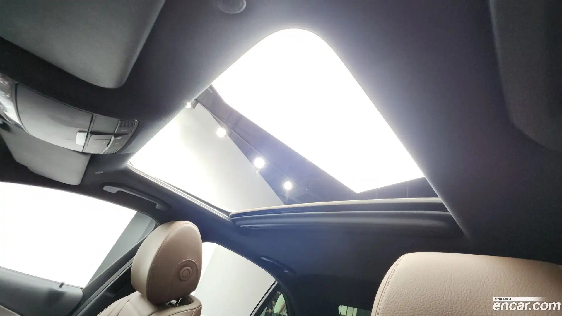 E-Class Mercedes-Benz 2018.9-OPTION-021