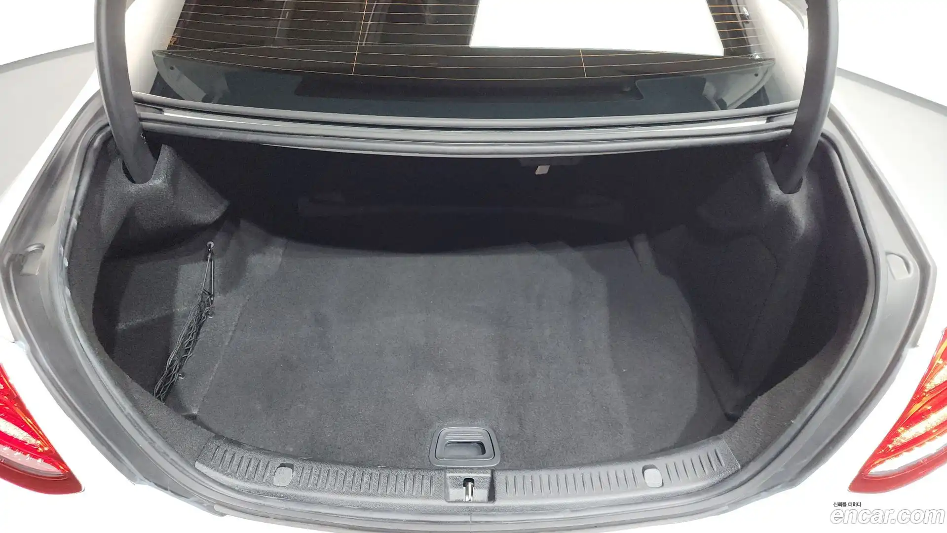 E-Class Mercedes-Benz 2018.9-OPTION-023