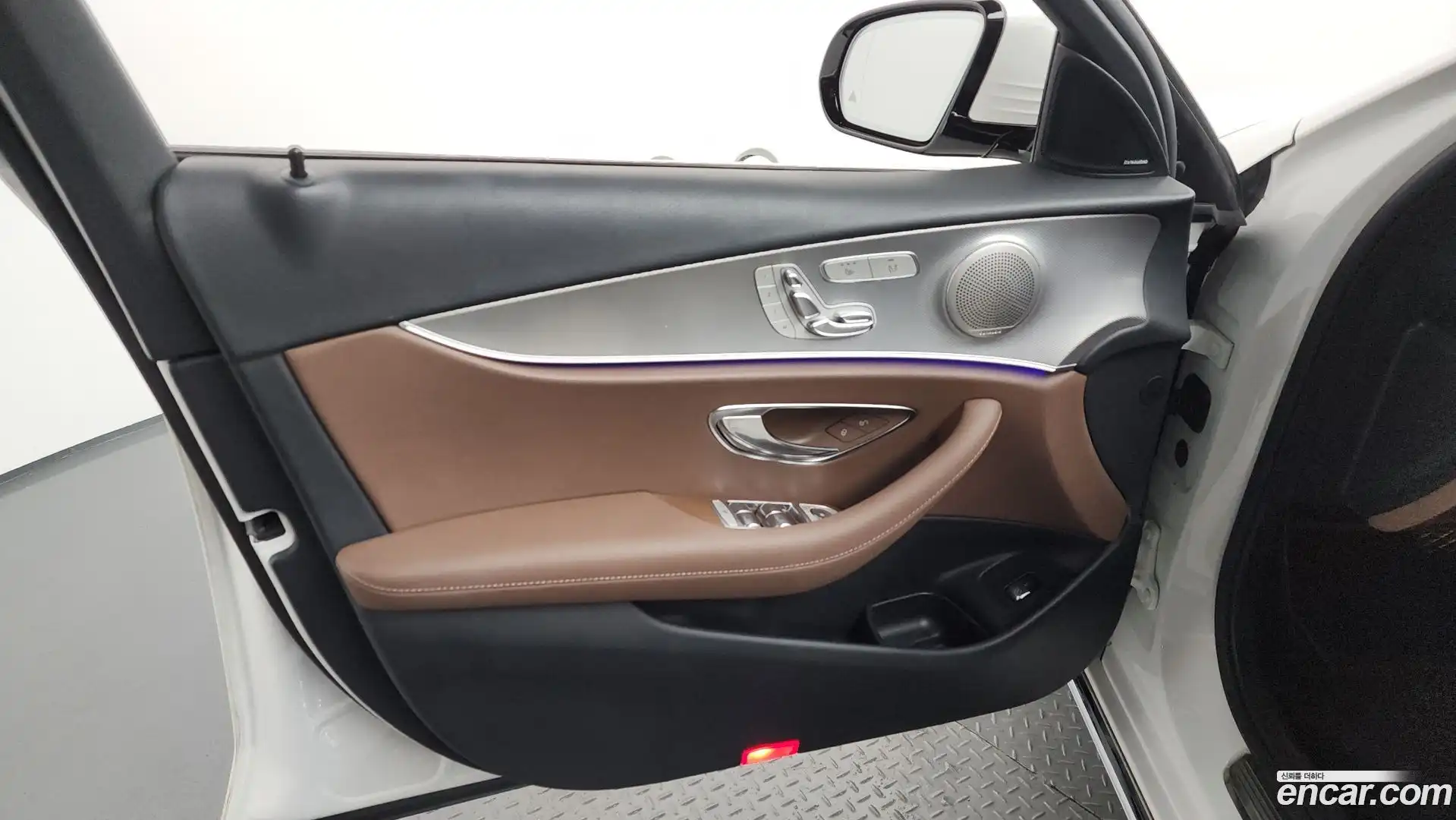 E-Class Mercedes-Benz 2018.9-INNER-034