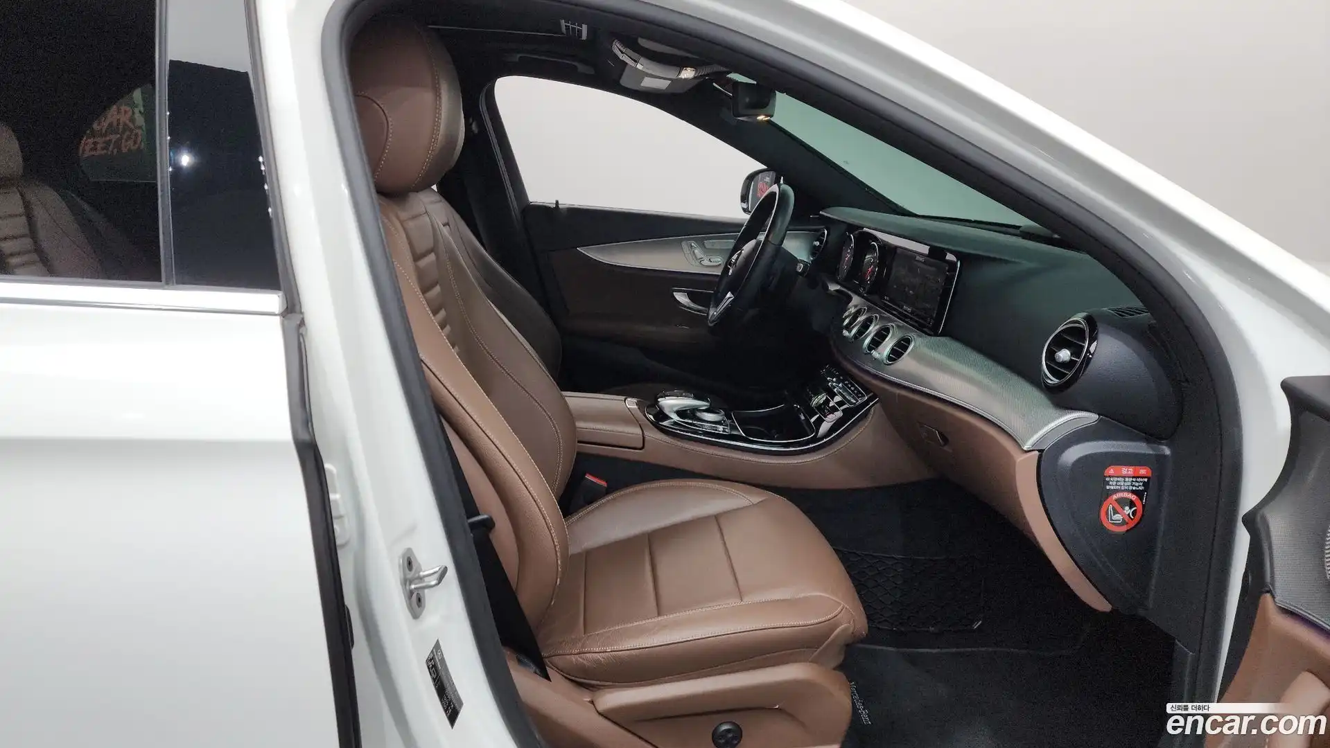E-Class Mercedes-Benz 2018.9-INNER-036