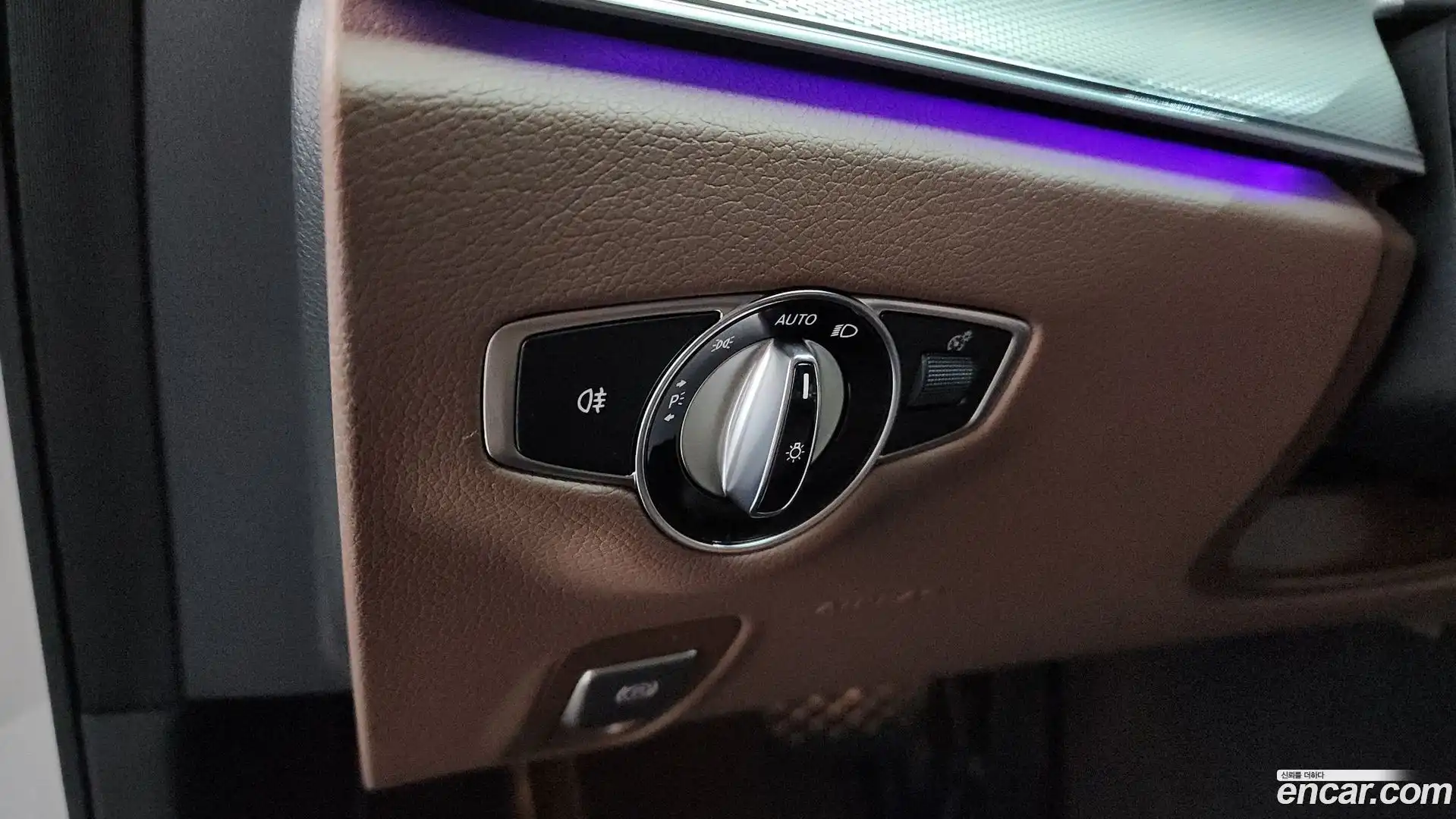 E-Class Mercedes-Benz 2018.9-OPTION-047