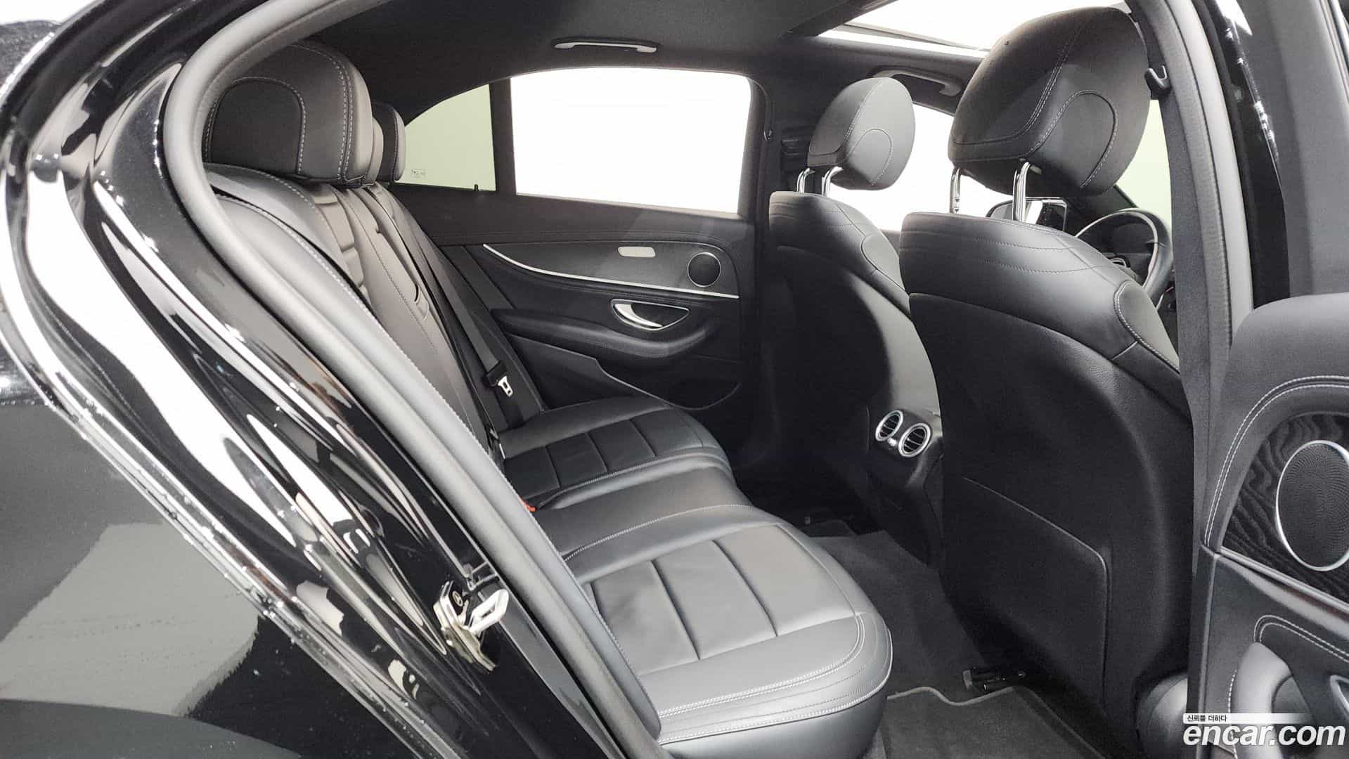 E-Class Mercedes-Benz 2020.10-OPTION-015
