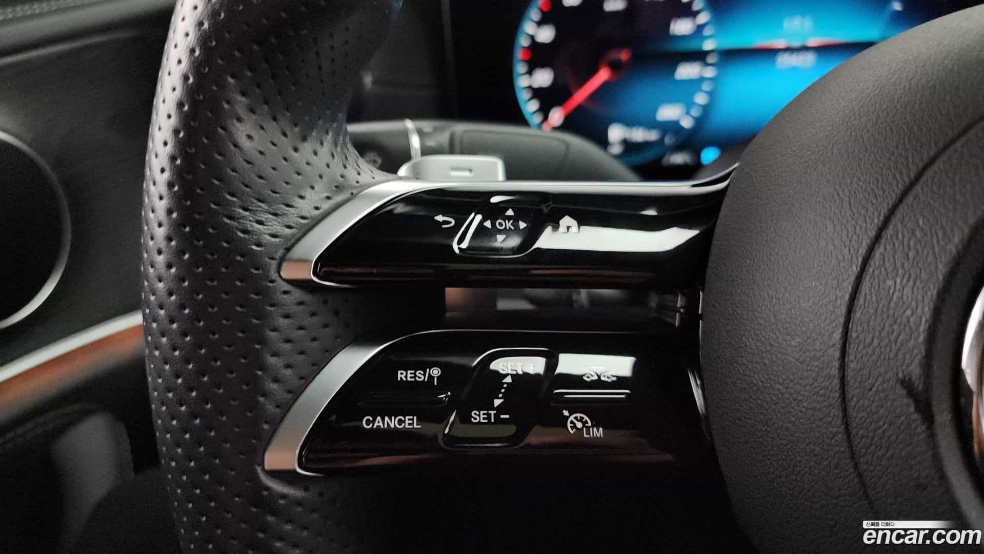 E-Class Mercedes-Benz 2020.10-OPTION-020