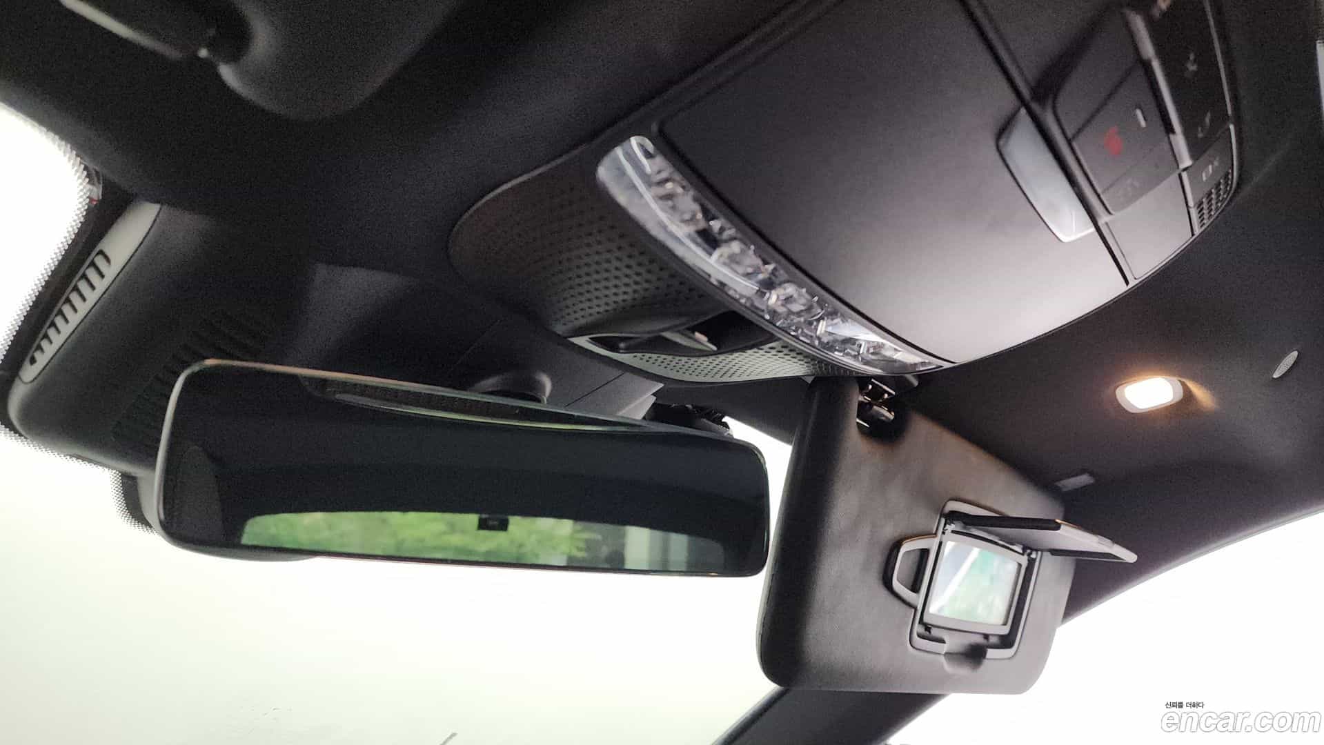 E-Class Mercedes-Benz 2020.10-OPTION-043