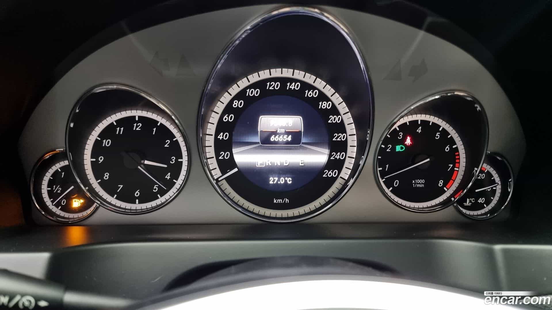 E-Class Mercedes-Benz 2013.2-INNER-008