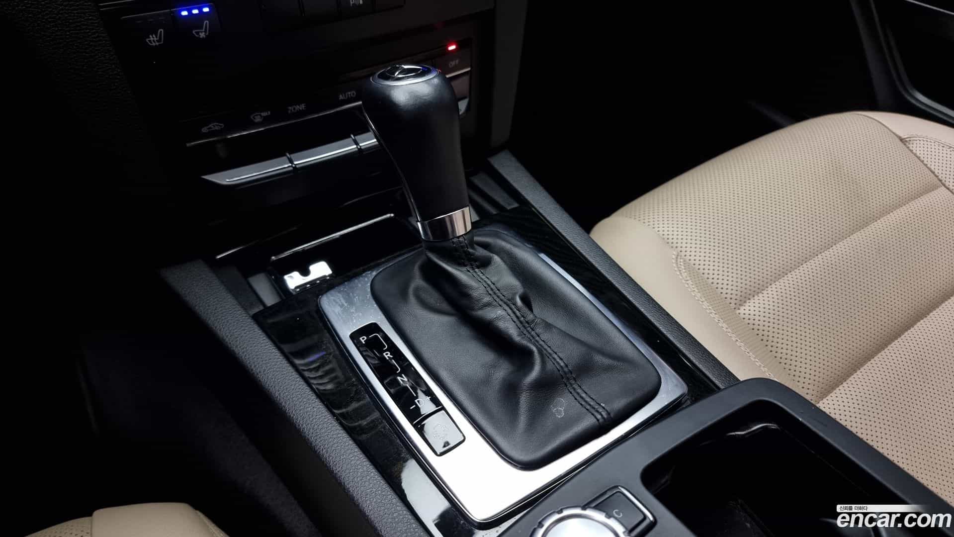 E-Class Mercedes-Benz 2013.2-INNER-009
