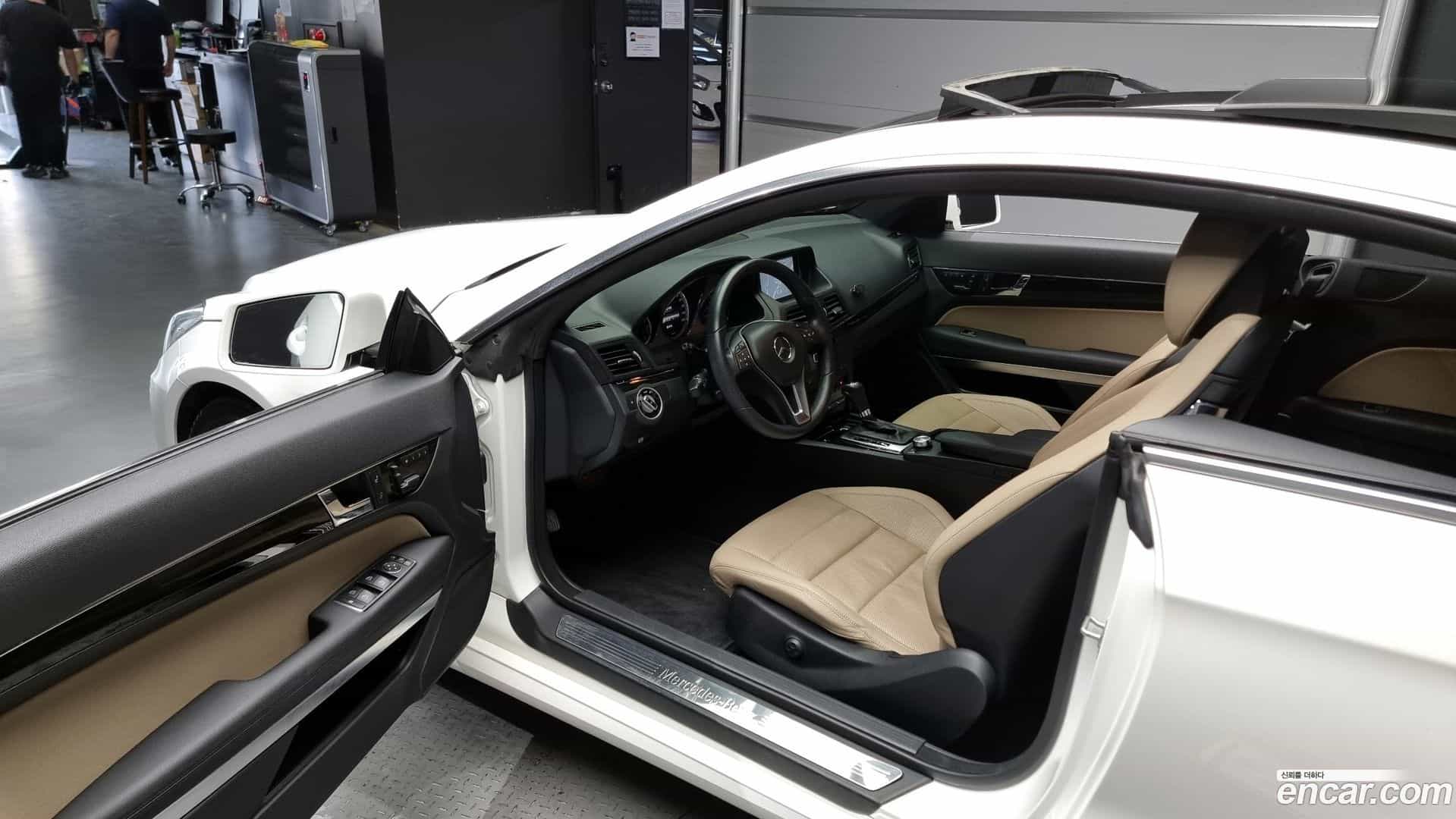 E-Class Mercedes-Benz 2013.2-INNER-010
