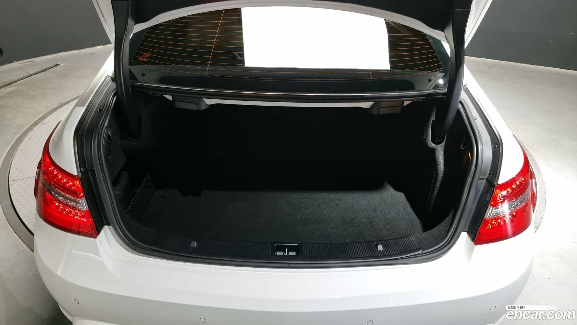 E-Class Mercedes-Benz 2013.2-OPTION-024