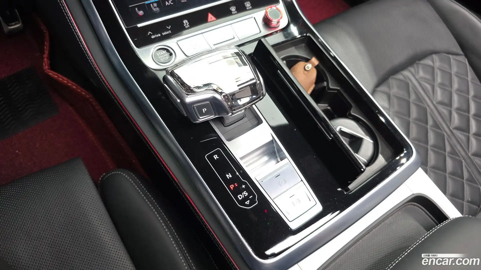 Q8 Audi 2023.10-INNER-009