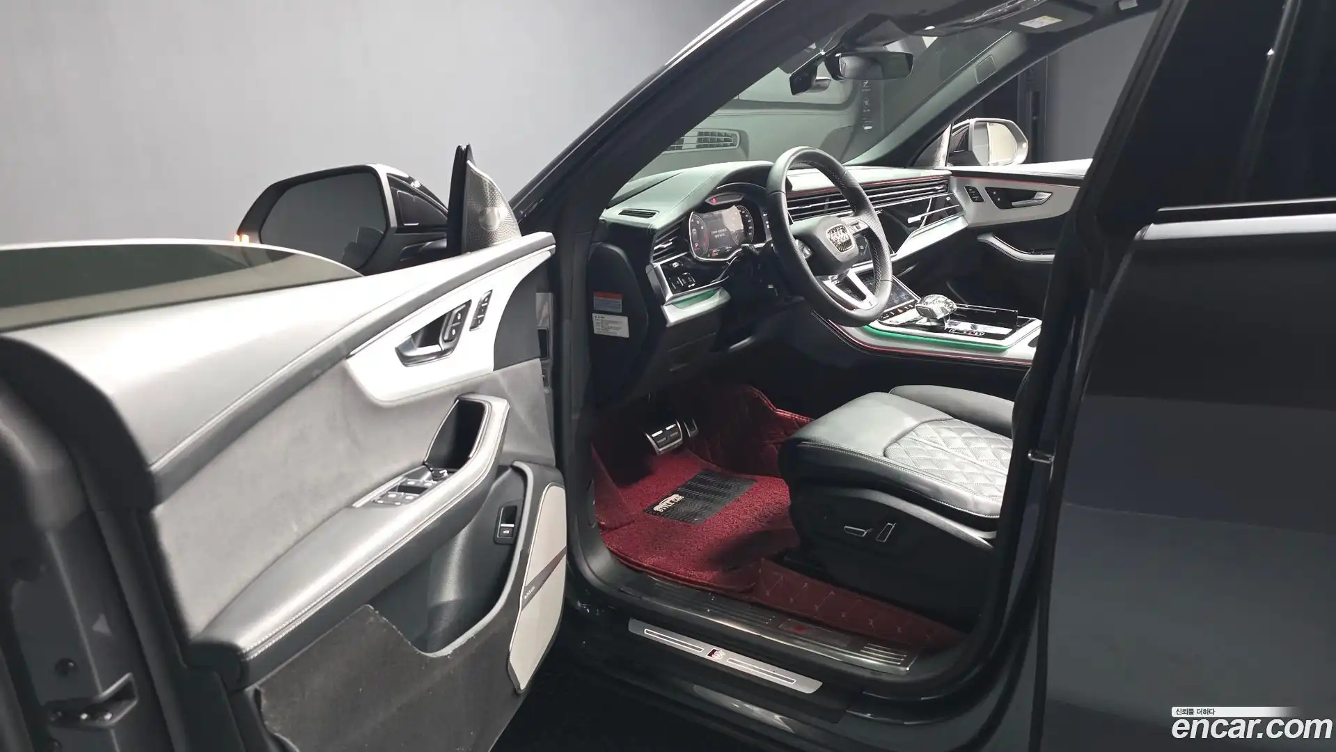 Q8 Audi 2023.10-INNER-010