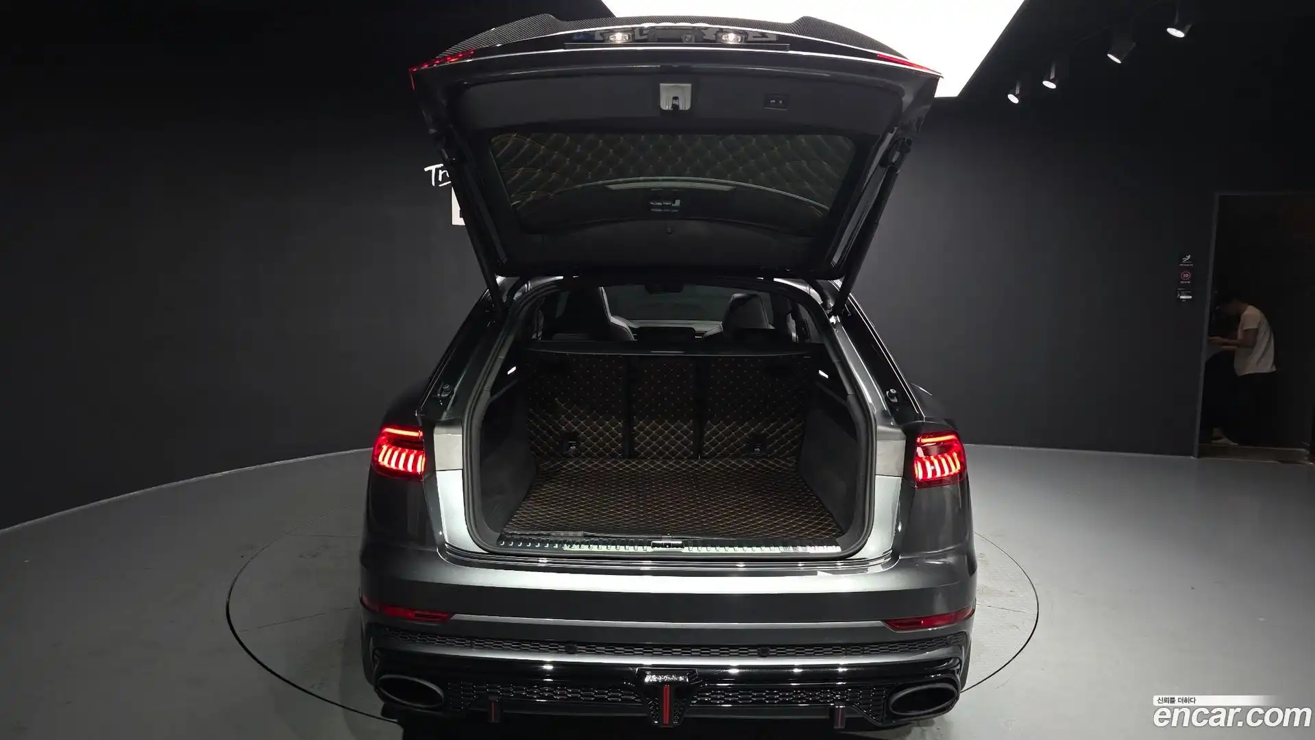 Q8 Audi 2023.10-OPTION-024