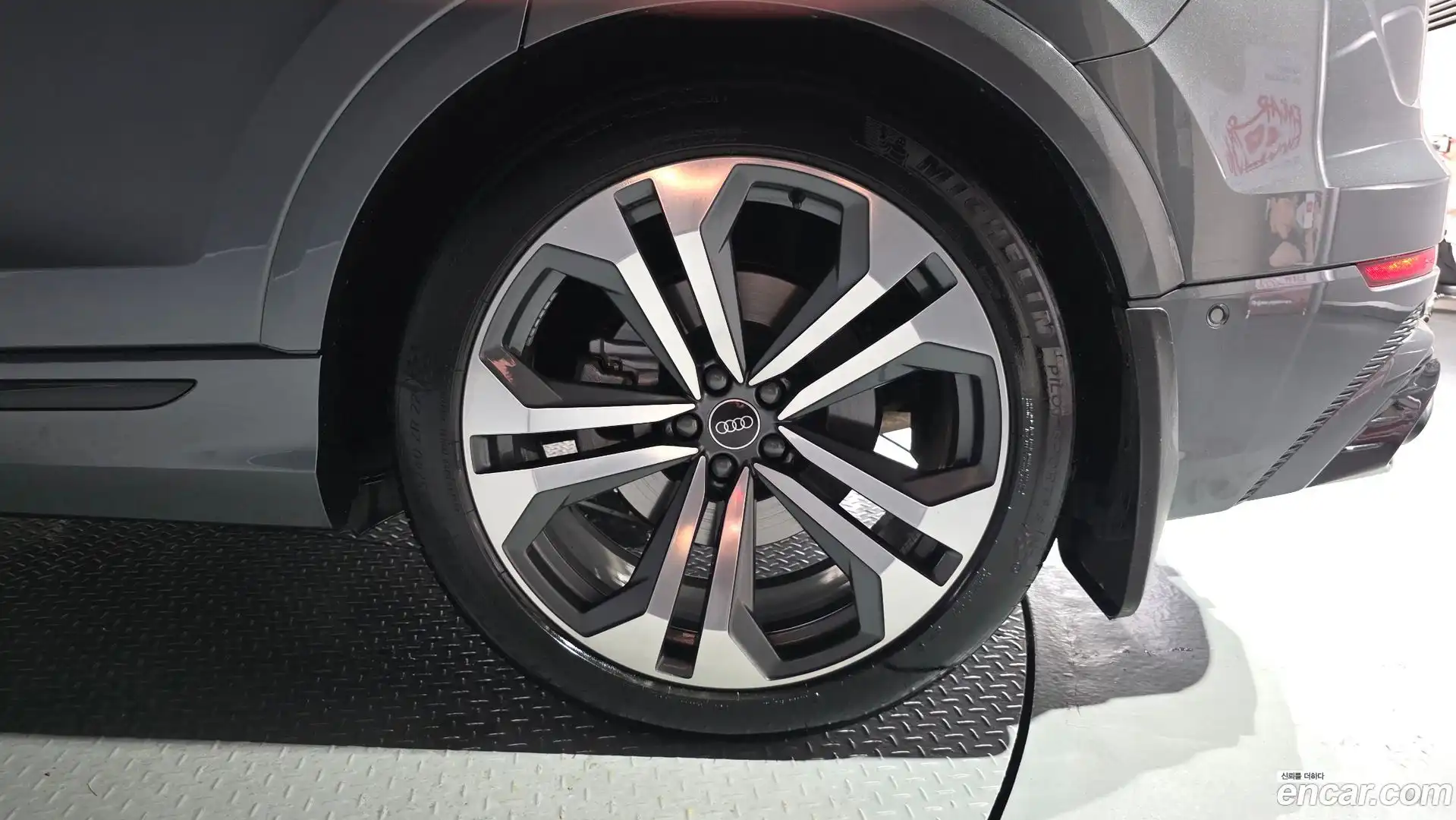 Q8 Audi 2023.10-OUTER-031