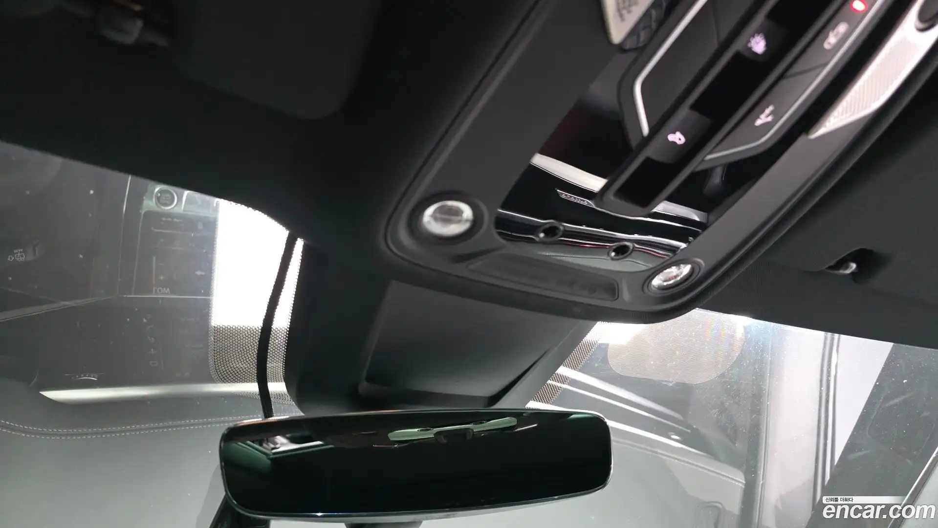 Q8 Audi 2023.10-OPTION-043