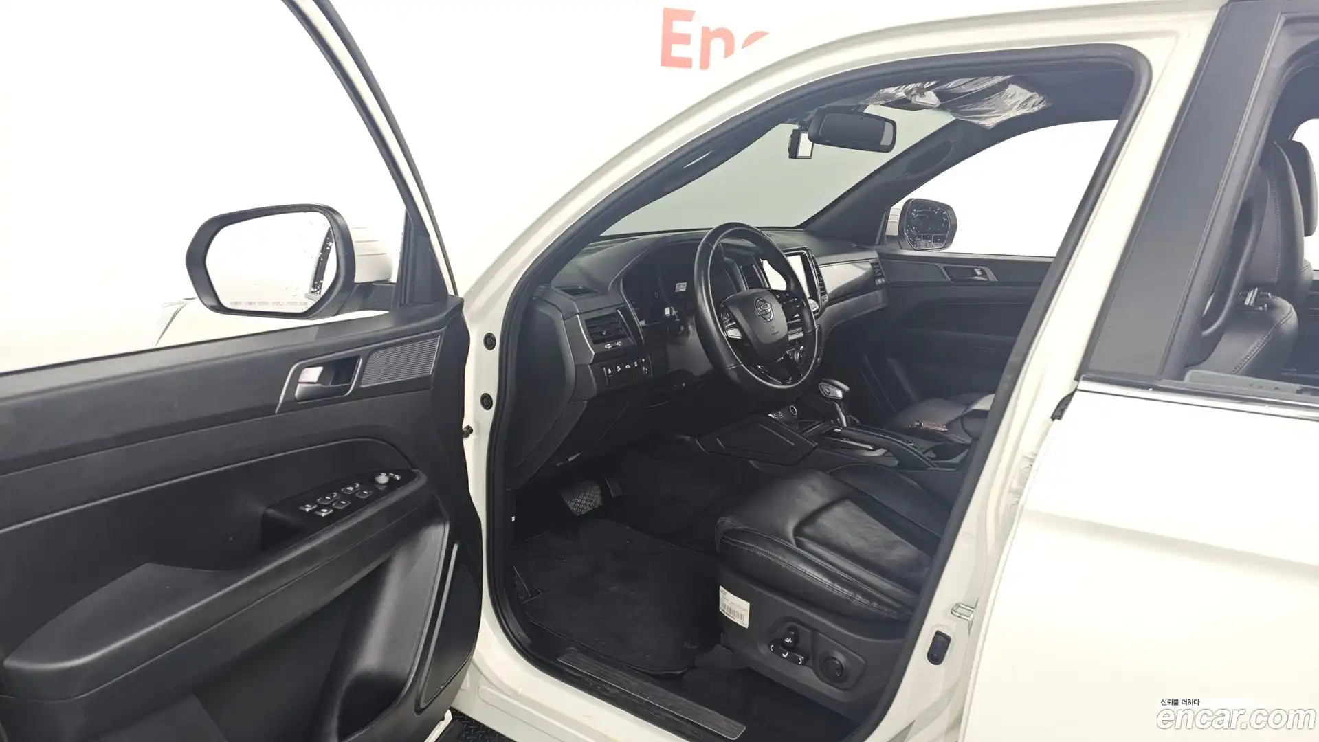 Rexton KG Mobility 2022.3-INNER-010