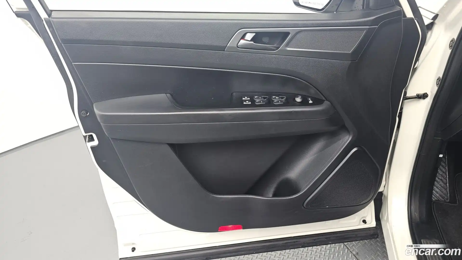 Rexton KG Mobility 2022.3-INNER-034