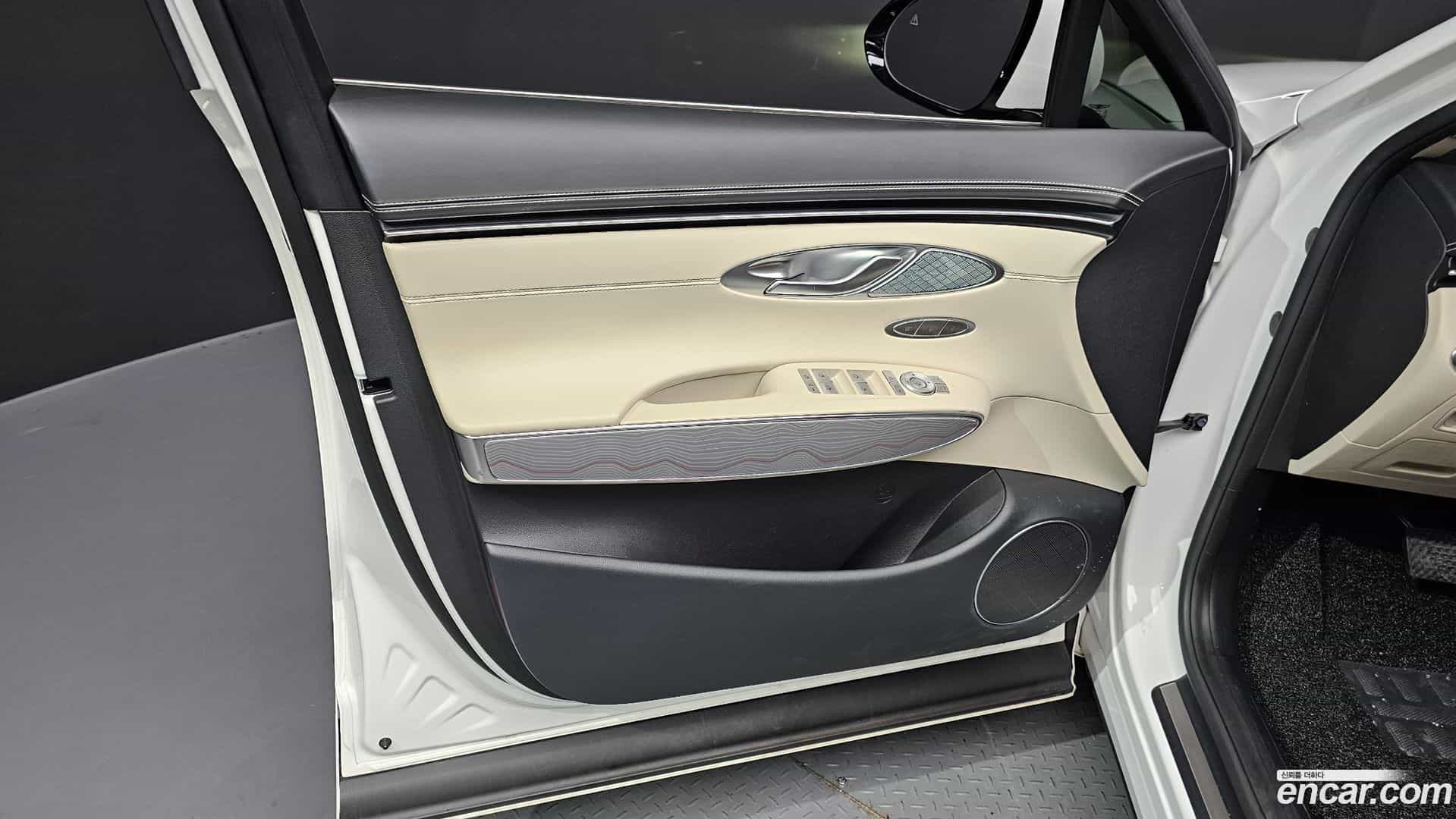 GV70 Genesis 2022.0-INNER-034