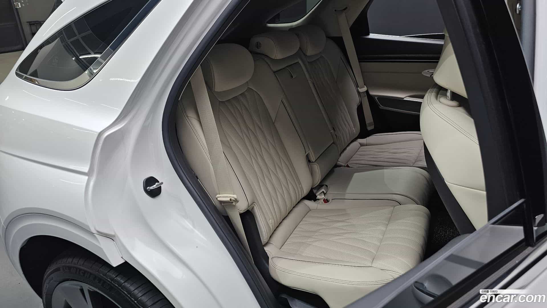 GV70 Genesis 2022.0-INNER-036