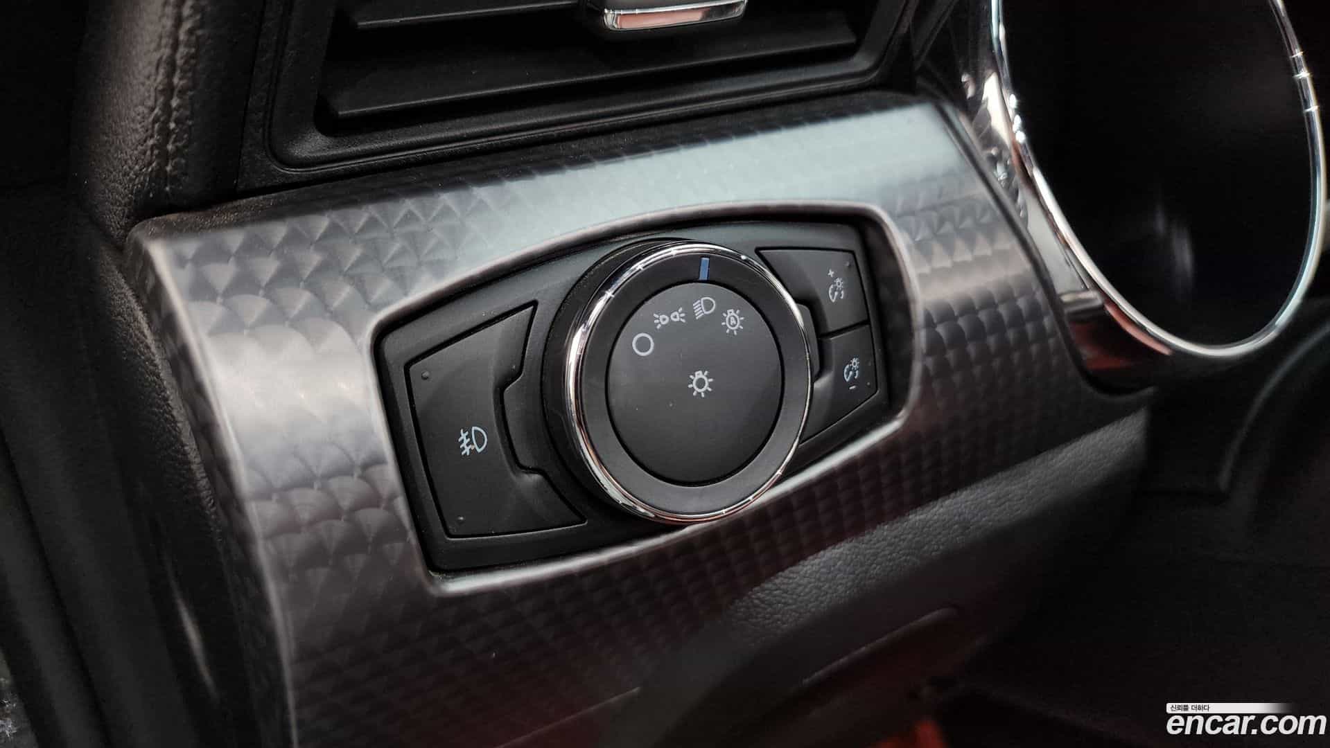 Mustang Ford 2016.8-OPTION-021