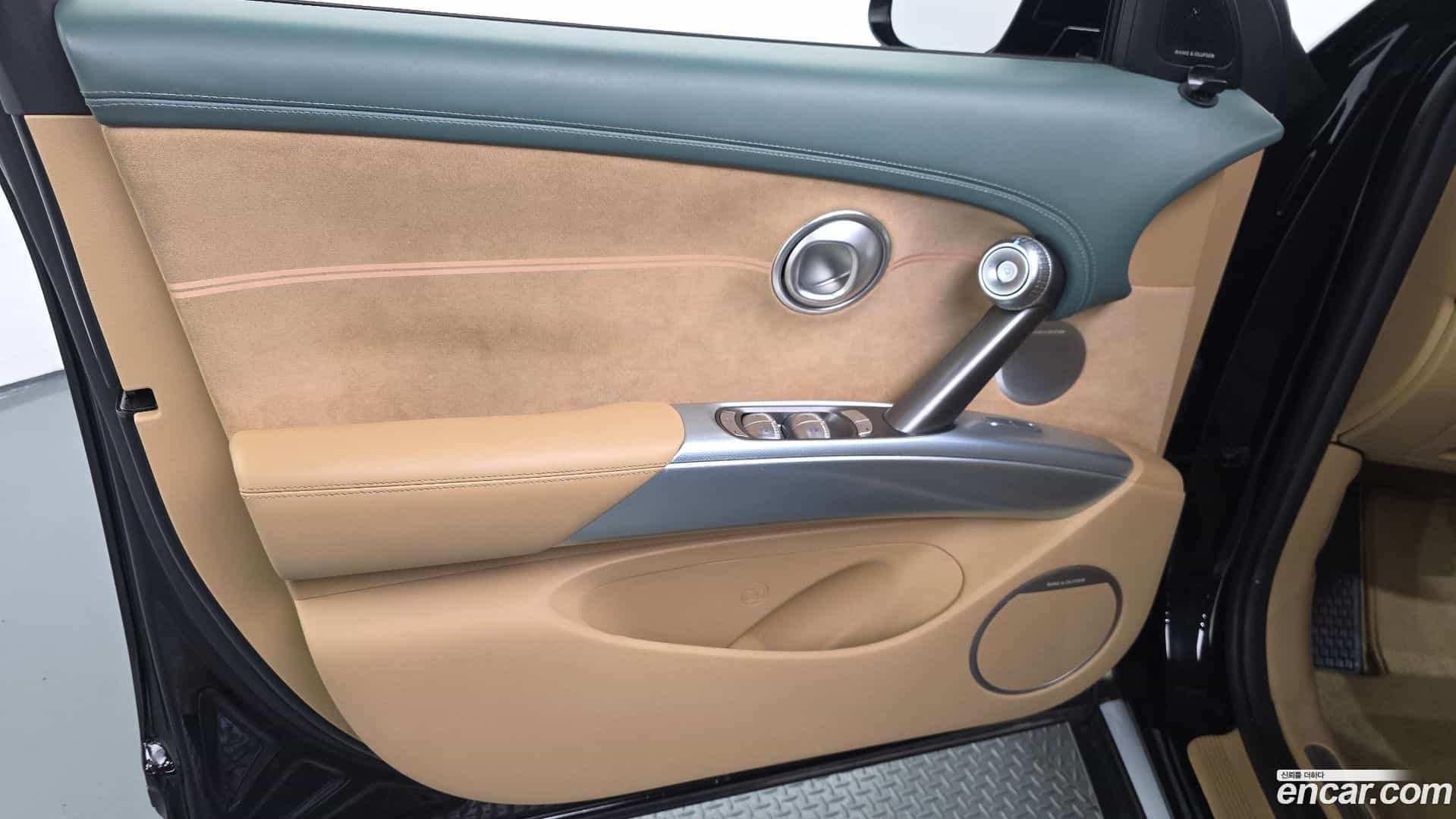 GV60 Genesis 2022.4-INNER-034