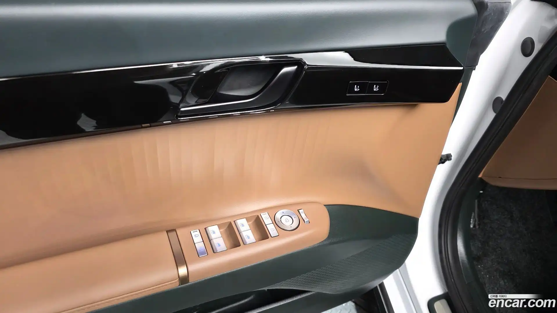 Grandeur Hyundai 2024.3-OPTION-046