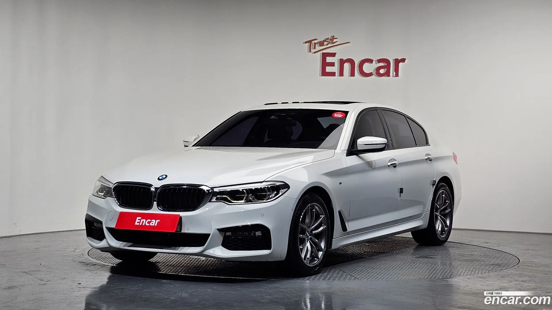 Main__Slider__Photo:5-Series BMW 2017.3-0