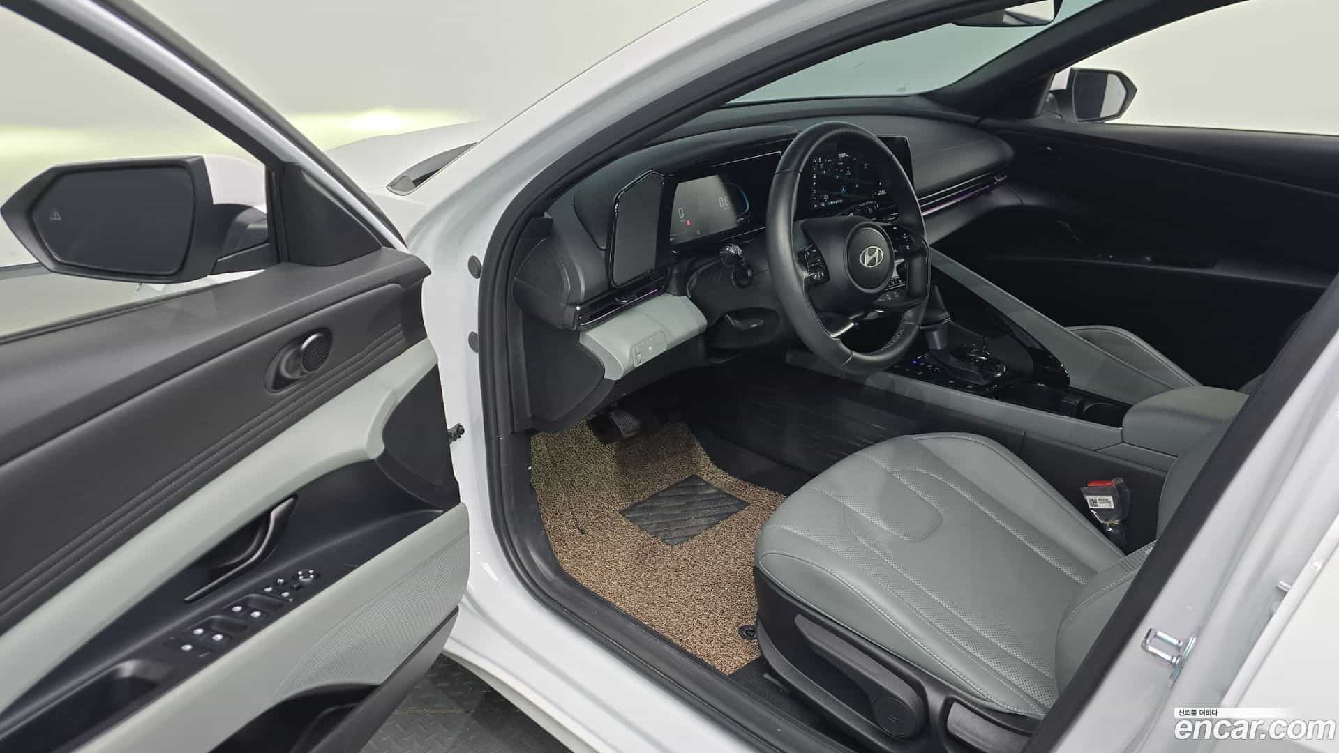 AVANTE Hyundai 2025.9-INNER-010
