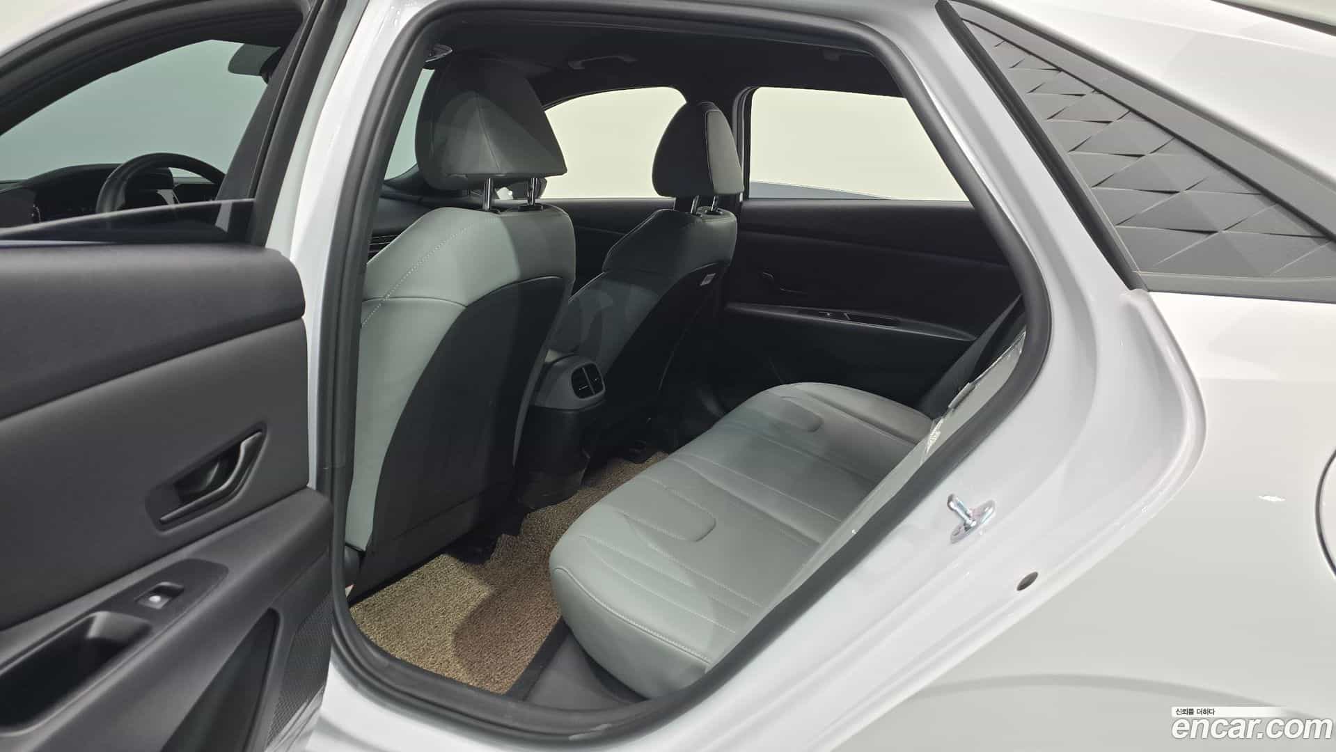 AVANTE Hyundai 2025.9-OPTION-015