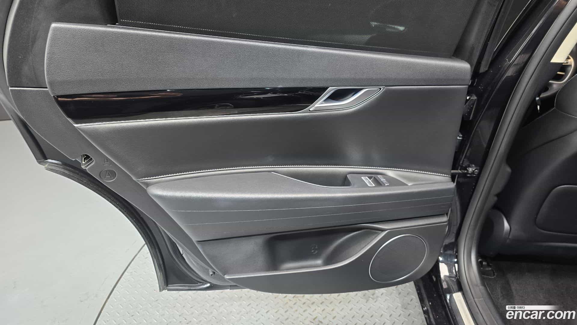 G80 Genesis 2023.6-INNER-035