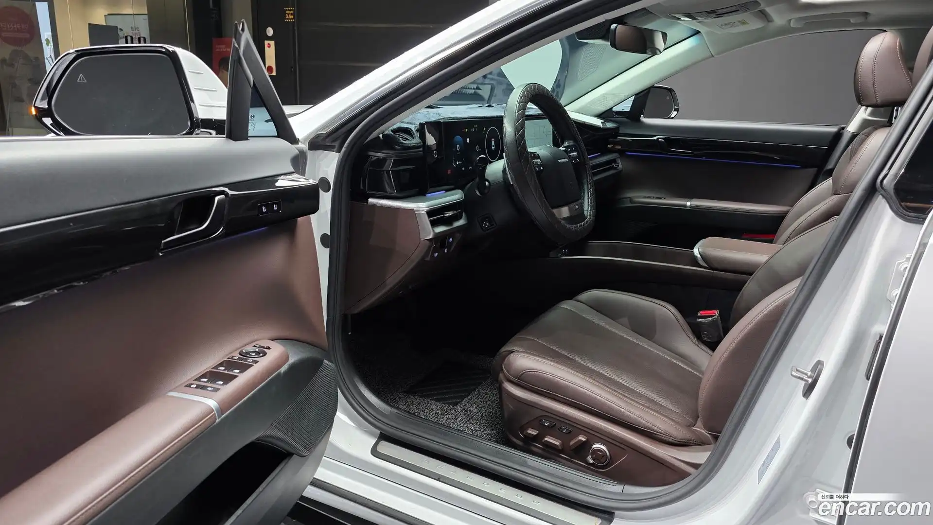Grandeur Hyundai 2023.4-INNER-010