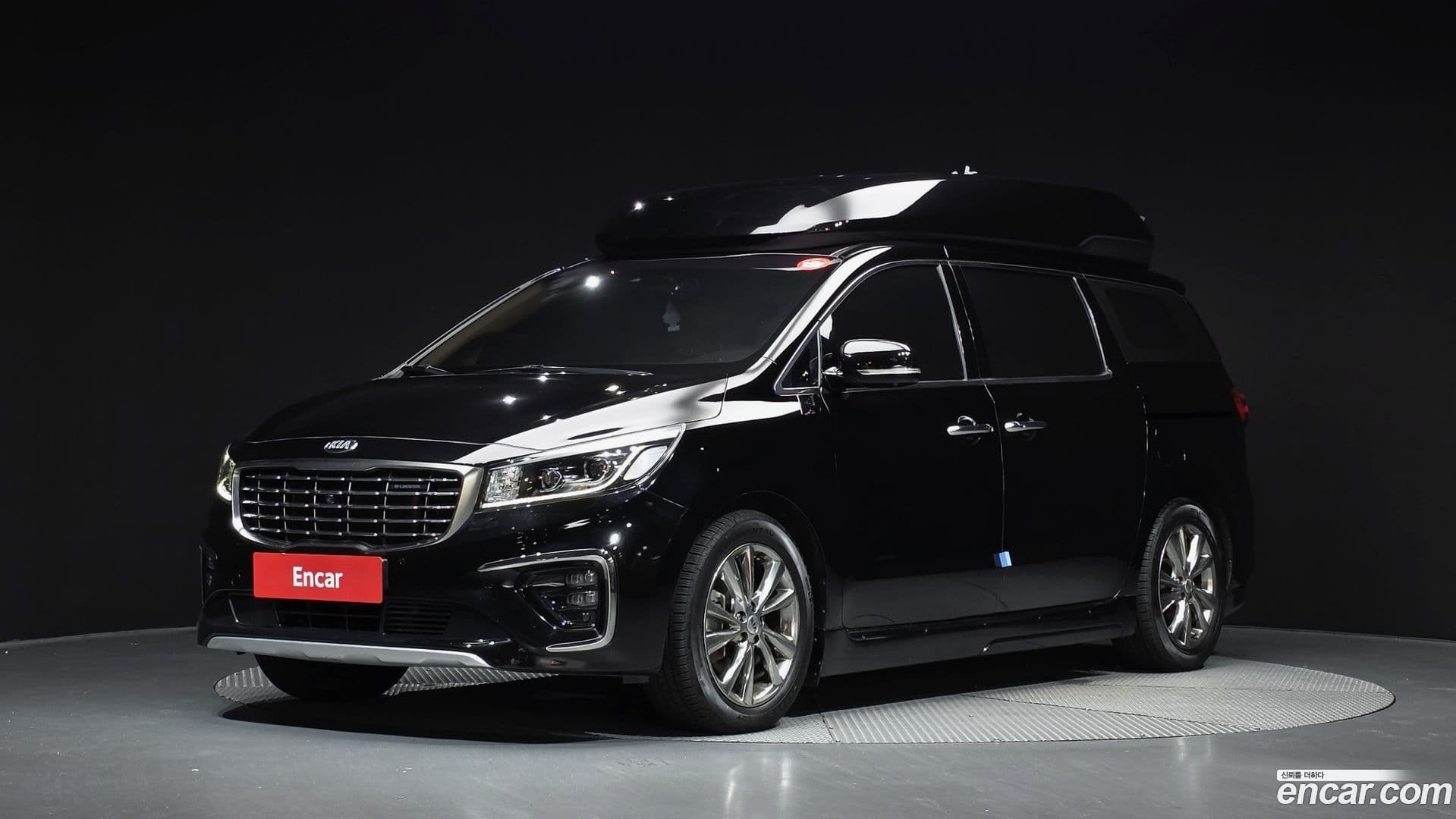 Main__Slider__Photo:Canival Kia 2018.6-0