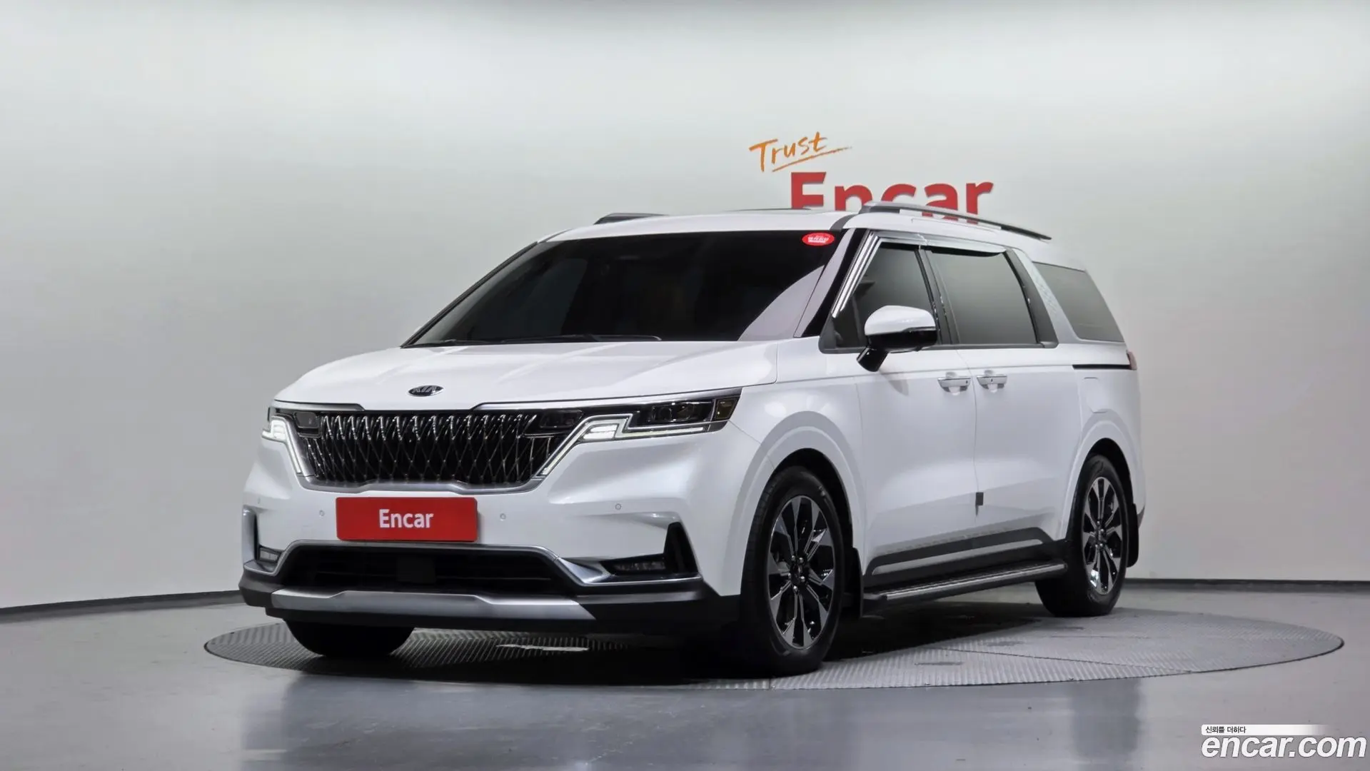 Main__Slider__Photo:Canival Kia 2021.1-0